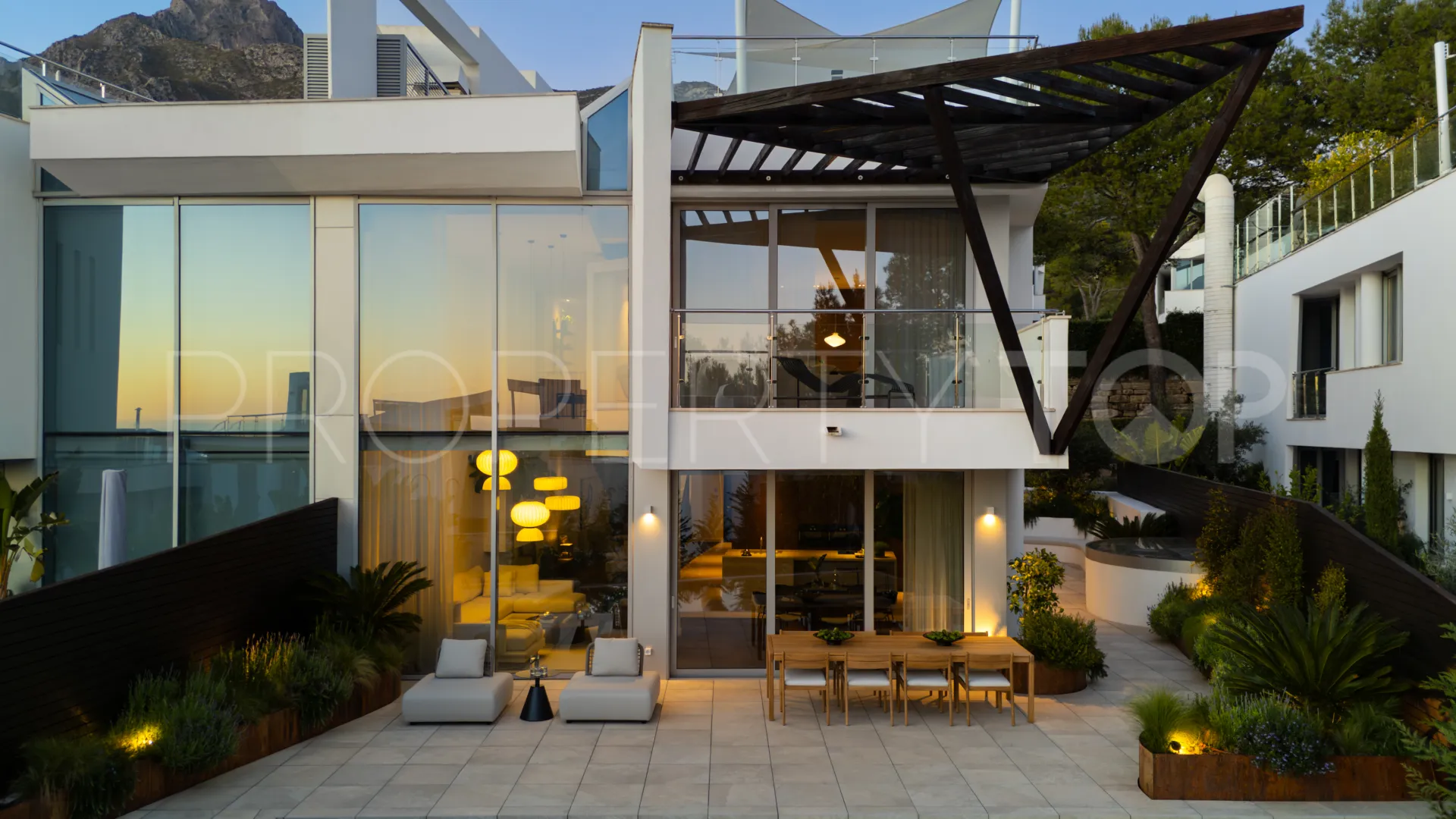 Meisho Hills, pareado en venta con 4 dormitorios