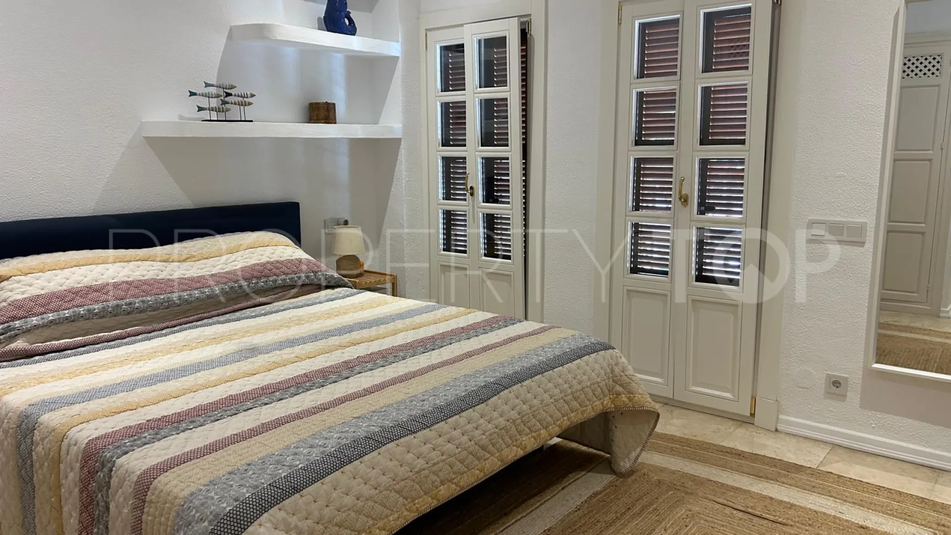 Se vende apartamento planta baja en Señorio de Marbella con 3 dormitorios