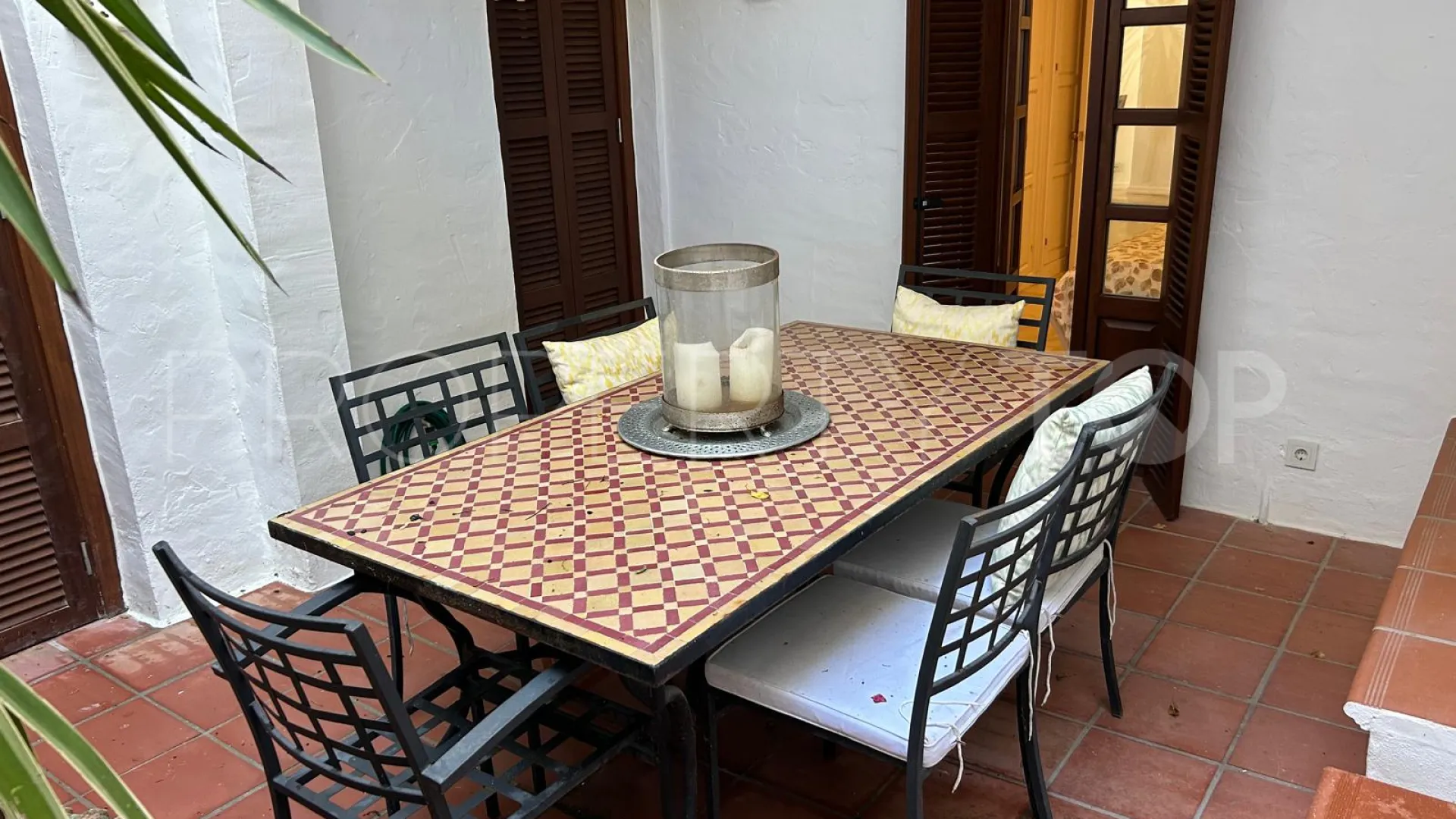 Se vende apartamento planta baja en Señorio de Marbella con 3 dormitorios