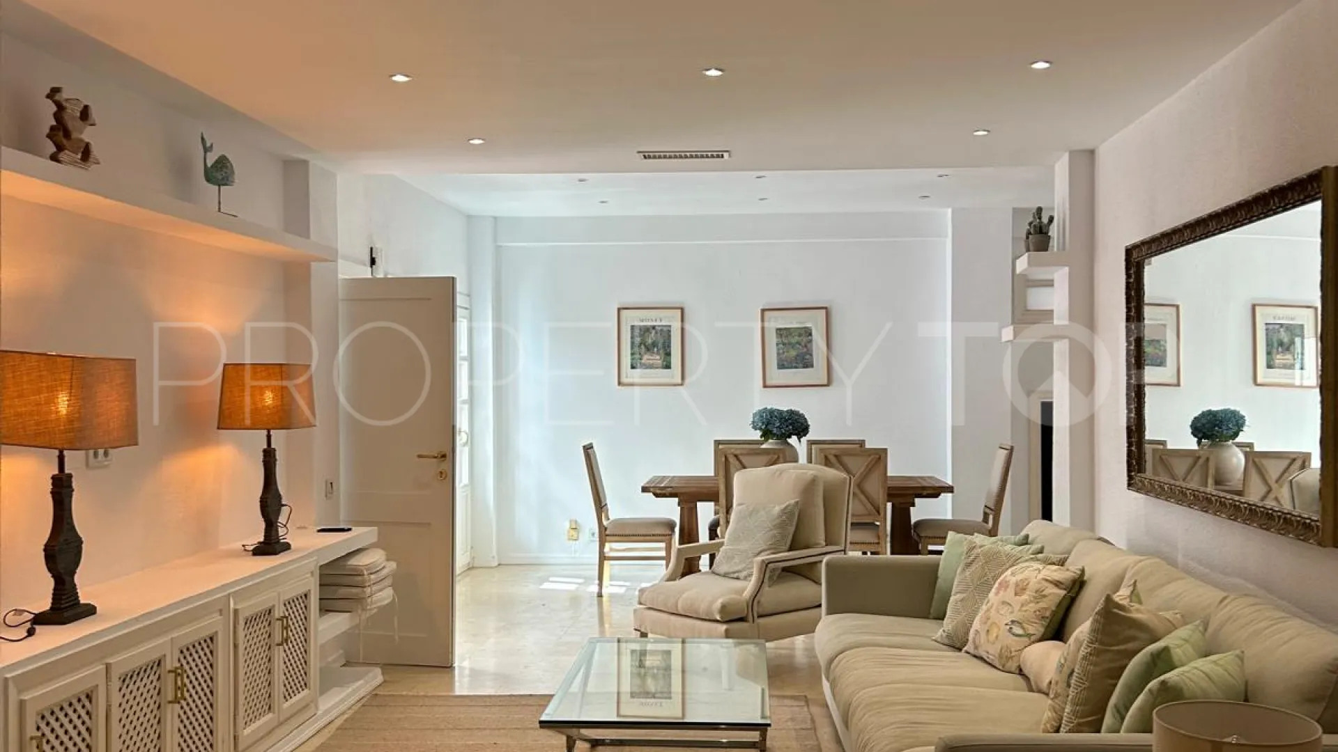 Se vende apartamento planta baja en Señorio de Marbella con 3 dormitorios