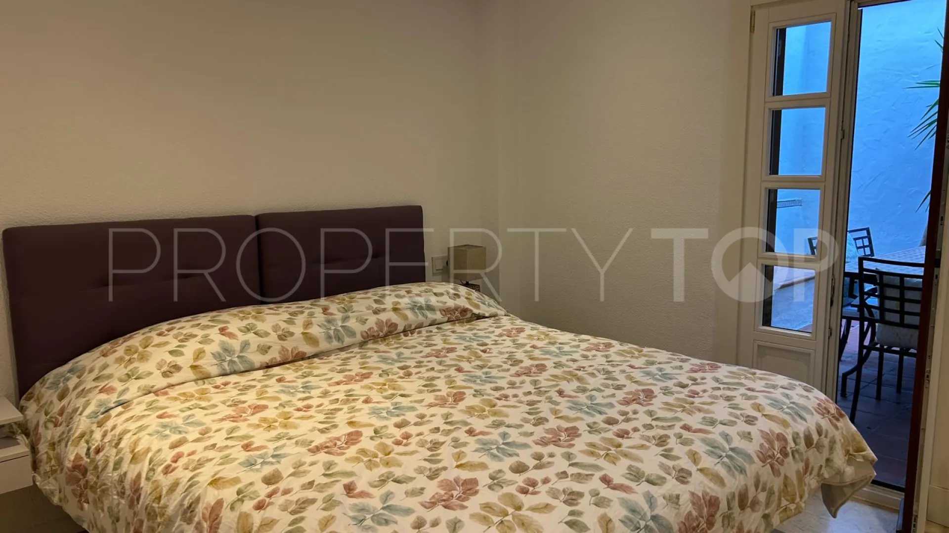 Se vende apartamento planta baja en Señorio de Marbella con 3 dormitorios