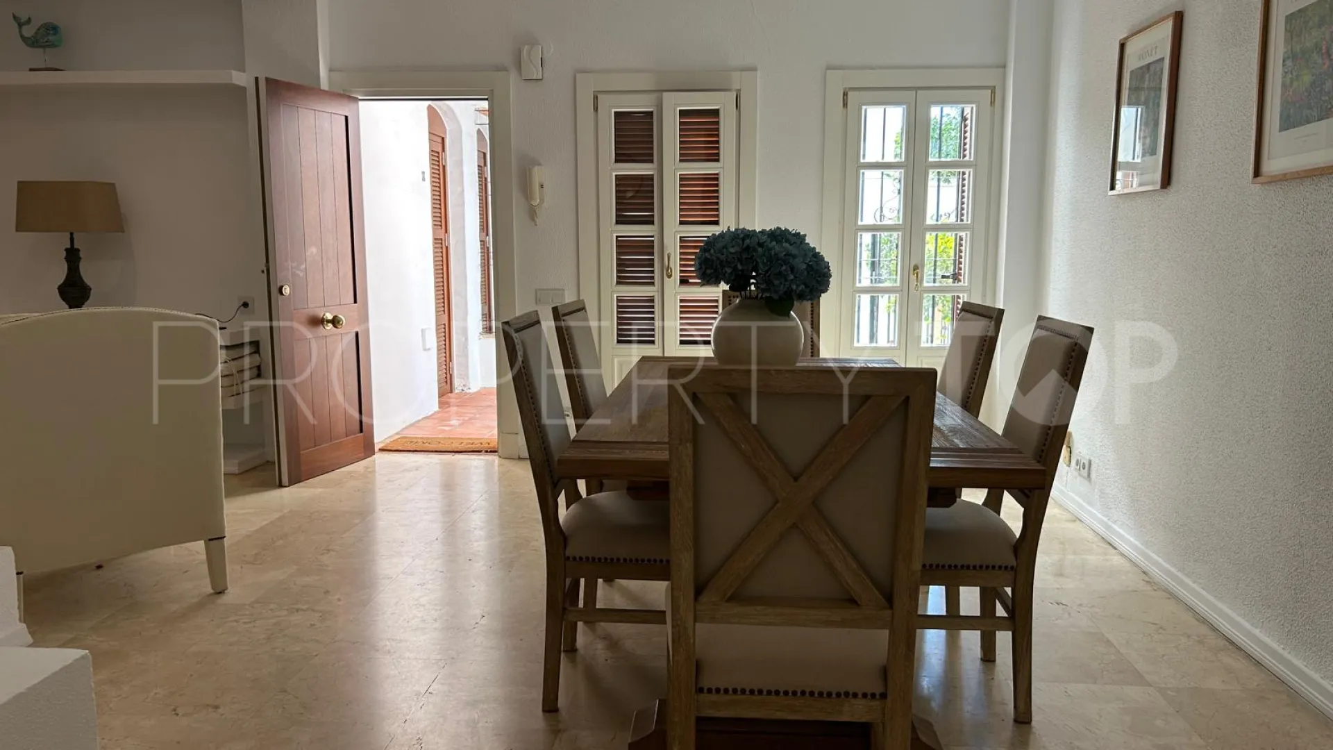 Se vende apartamento planta baja en Señorio de Marbella con 3 dormitorios