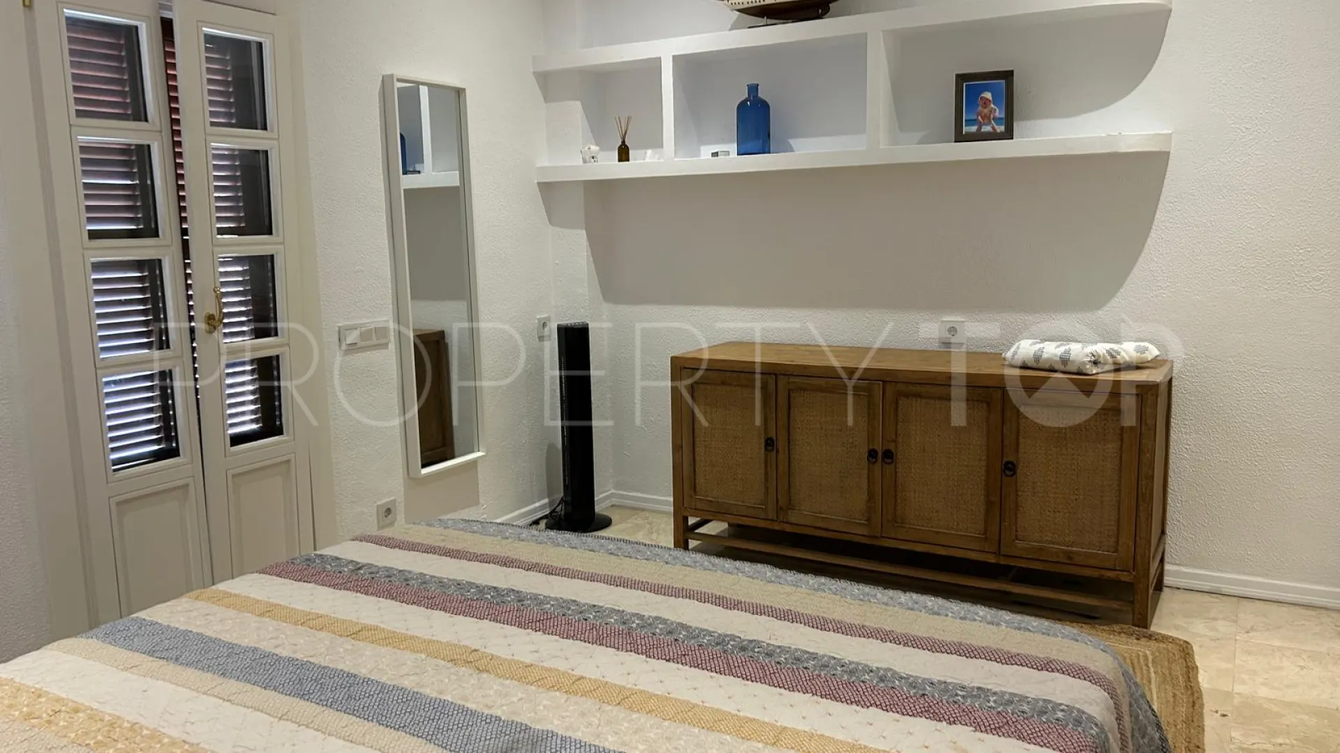 Se vende apartamento planta baja en Señorio de Marbella con 3 dormitorios