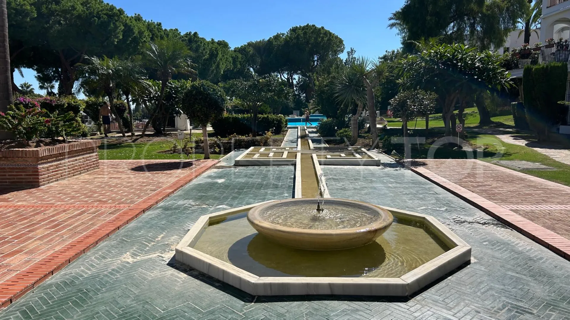 Se vende apartamento planta baja en Señorio de Marbella con 3 dormitorios