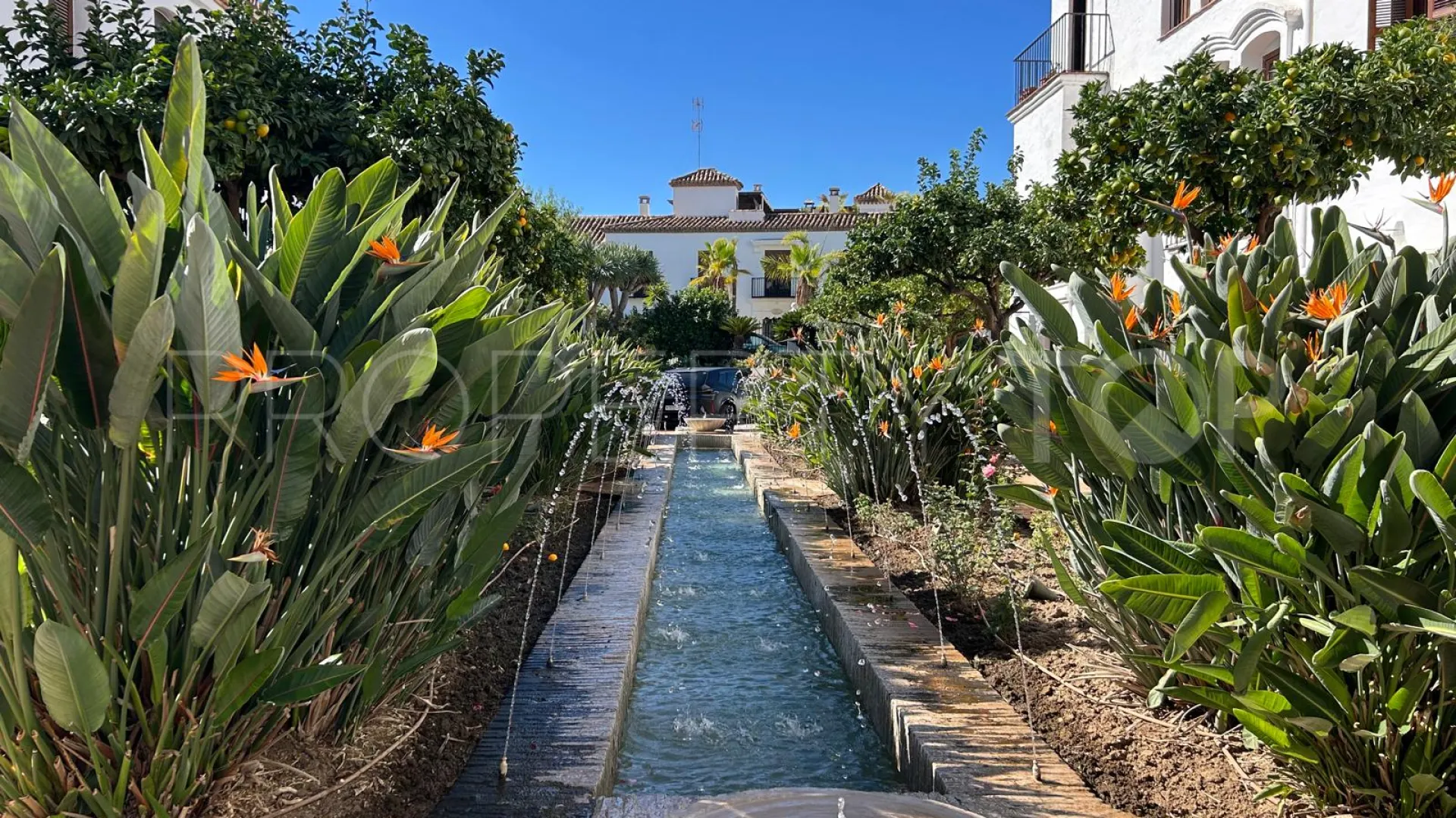 Se vende apartamento planta baja en Señorio de Marbella con 3 dormitorios