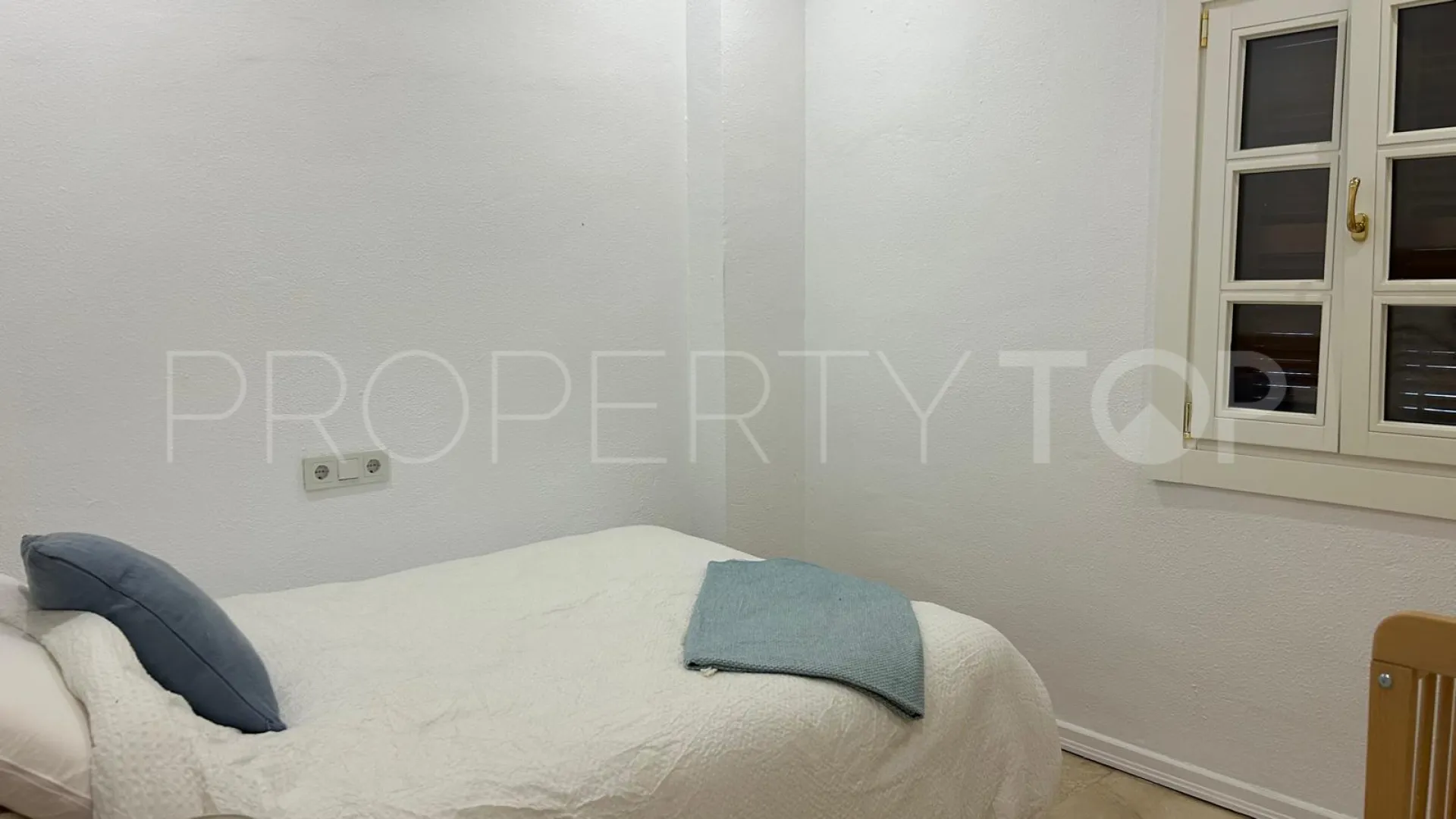 Se vende apartamento planta baja en Señorio de Marbella con 3 dormitorios