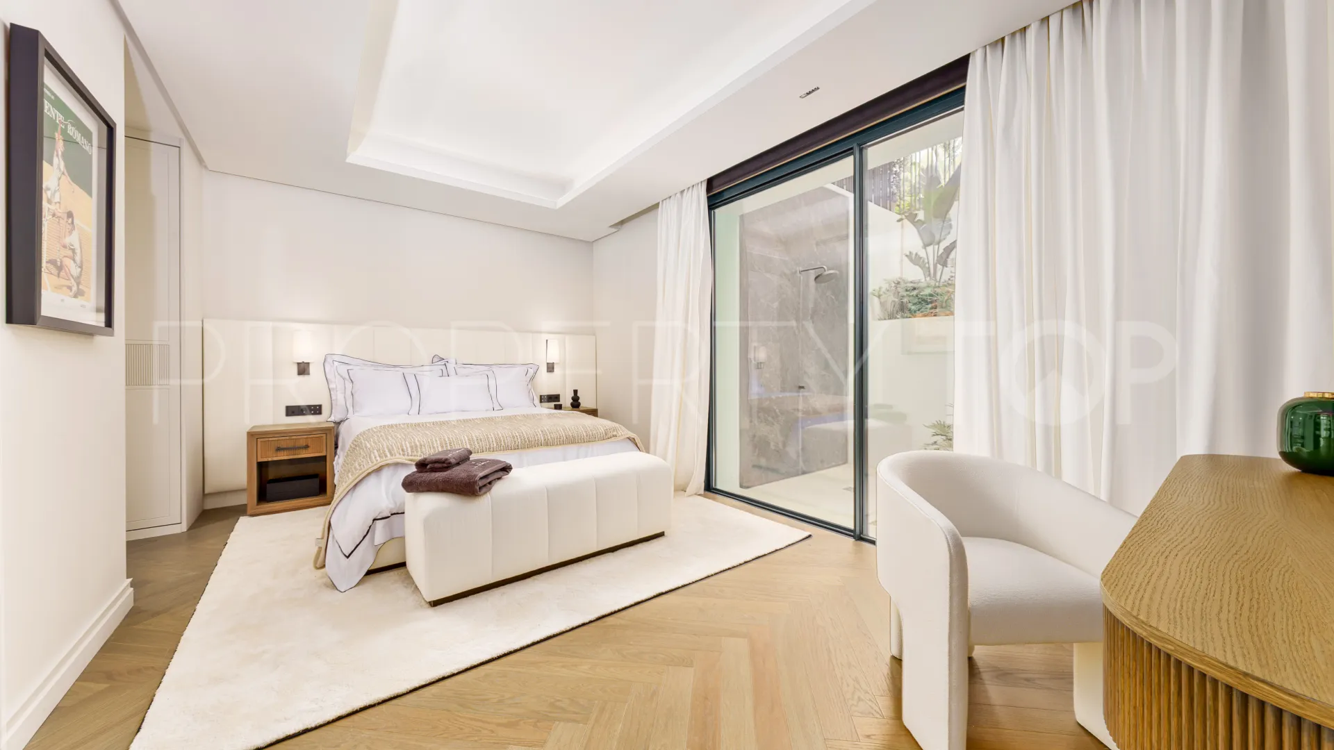 Buy villa in Las Brisas