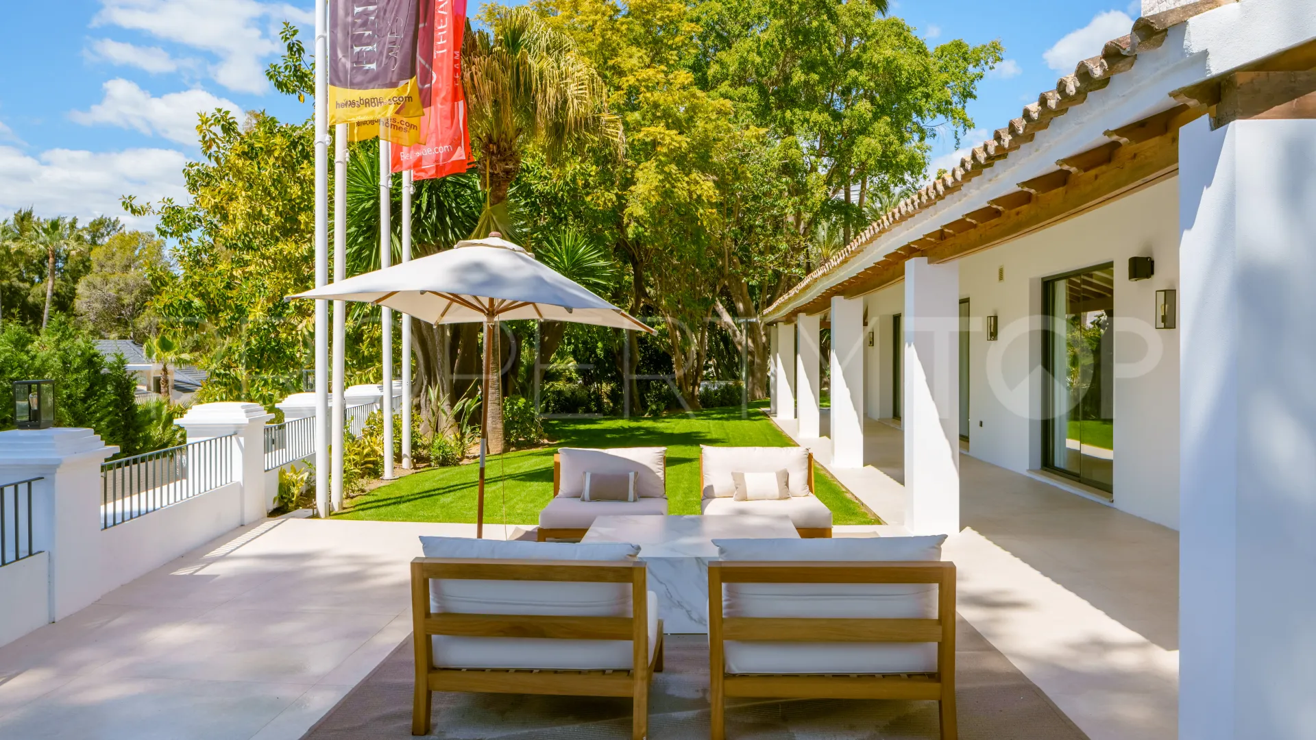 Buy villa in Las Brisas
