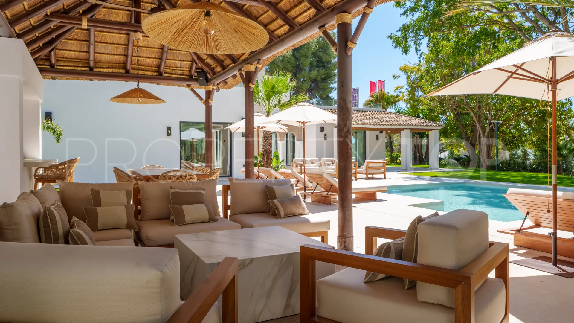 Buy villa in Las Brisas