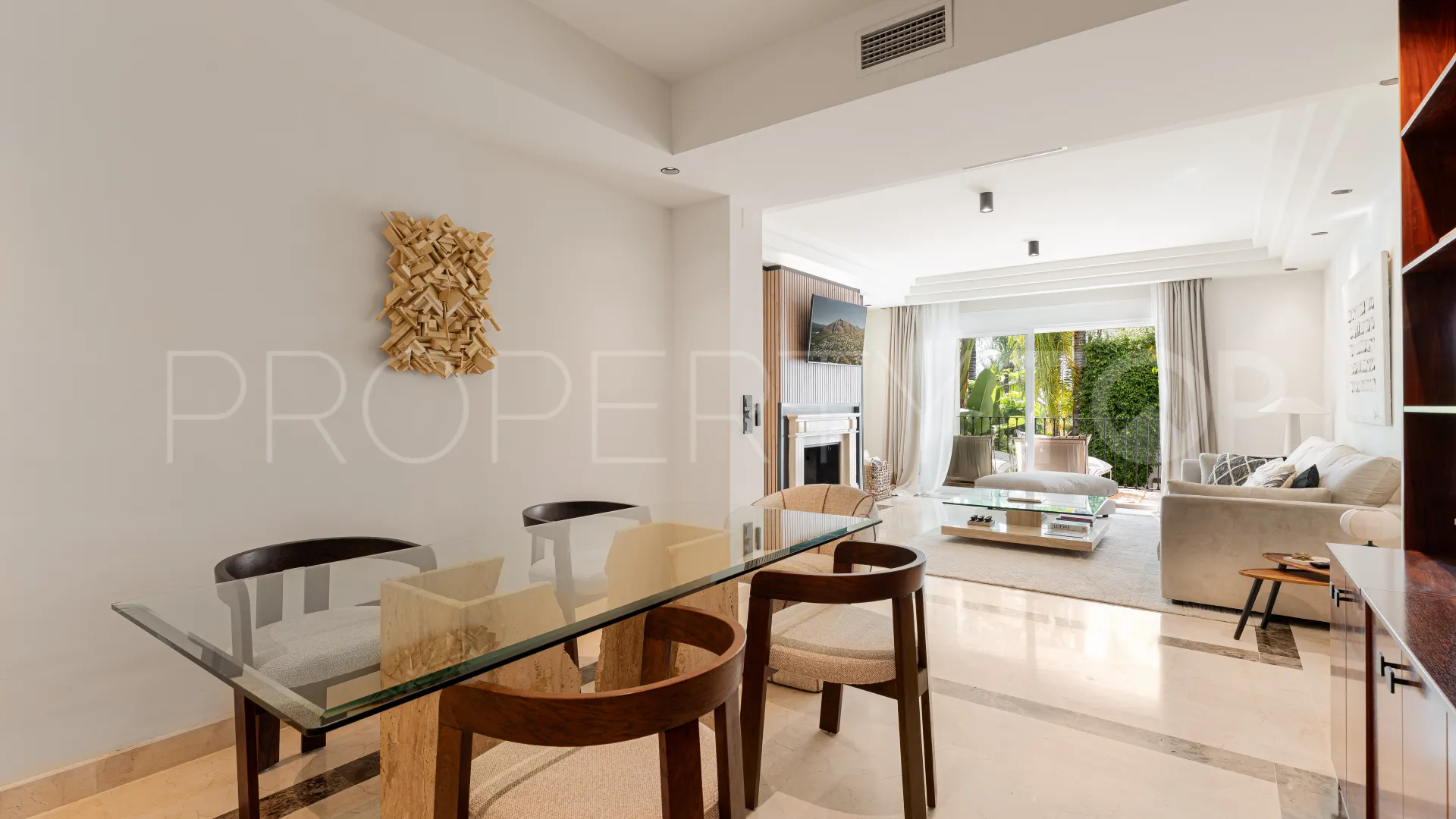 Apartamento planta baja en venta de 3 dormitorios en Marbella Golden Mile