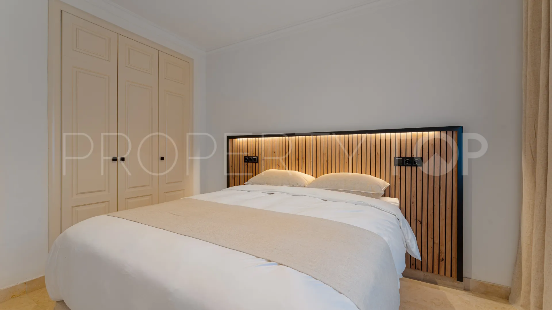 Apartamento planta baja en venta de 3 dormitorios en Marbella Golden Mile