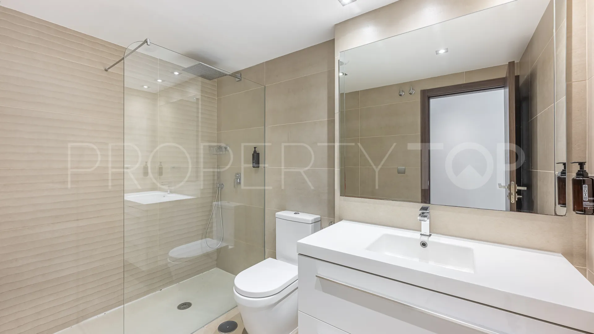 Comprar apartamento en San Pedro Playa de 3 dormitorios