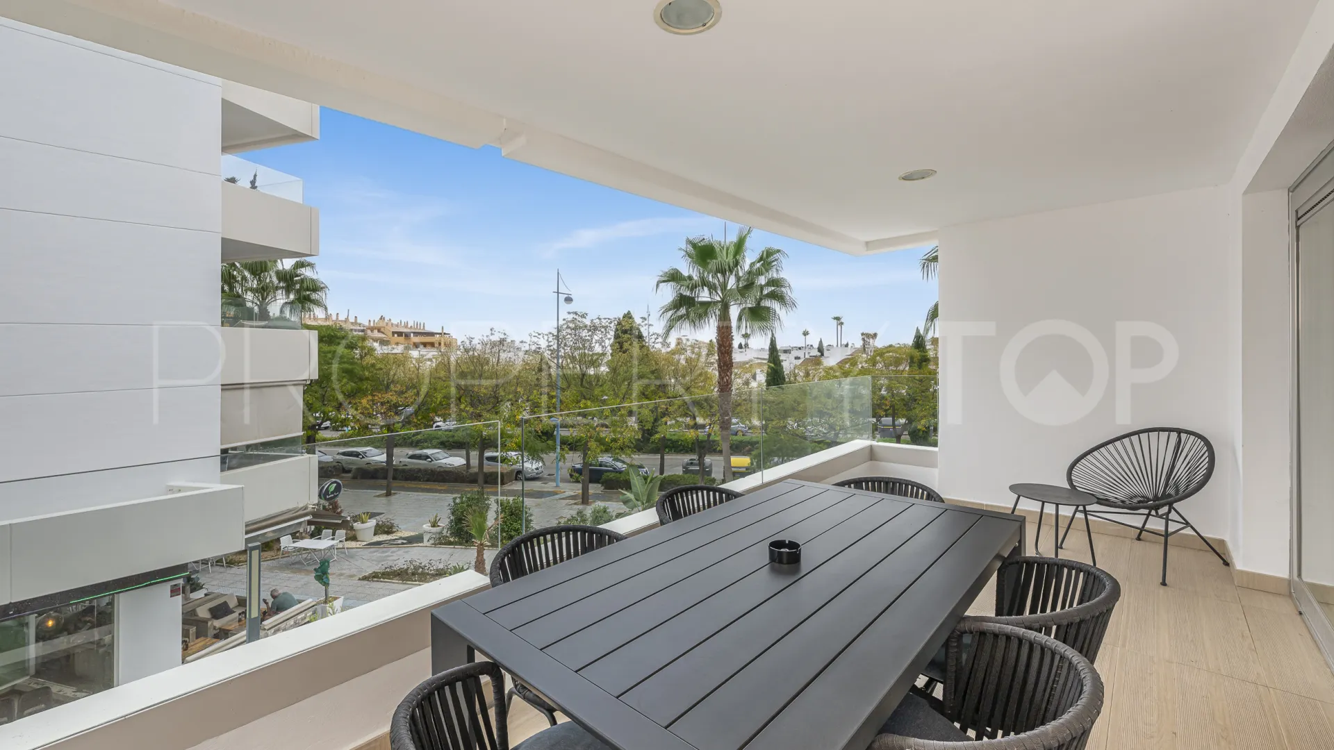 Comprar apartamento en San Pedro Playa de 3 dormitorios