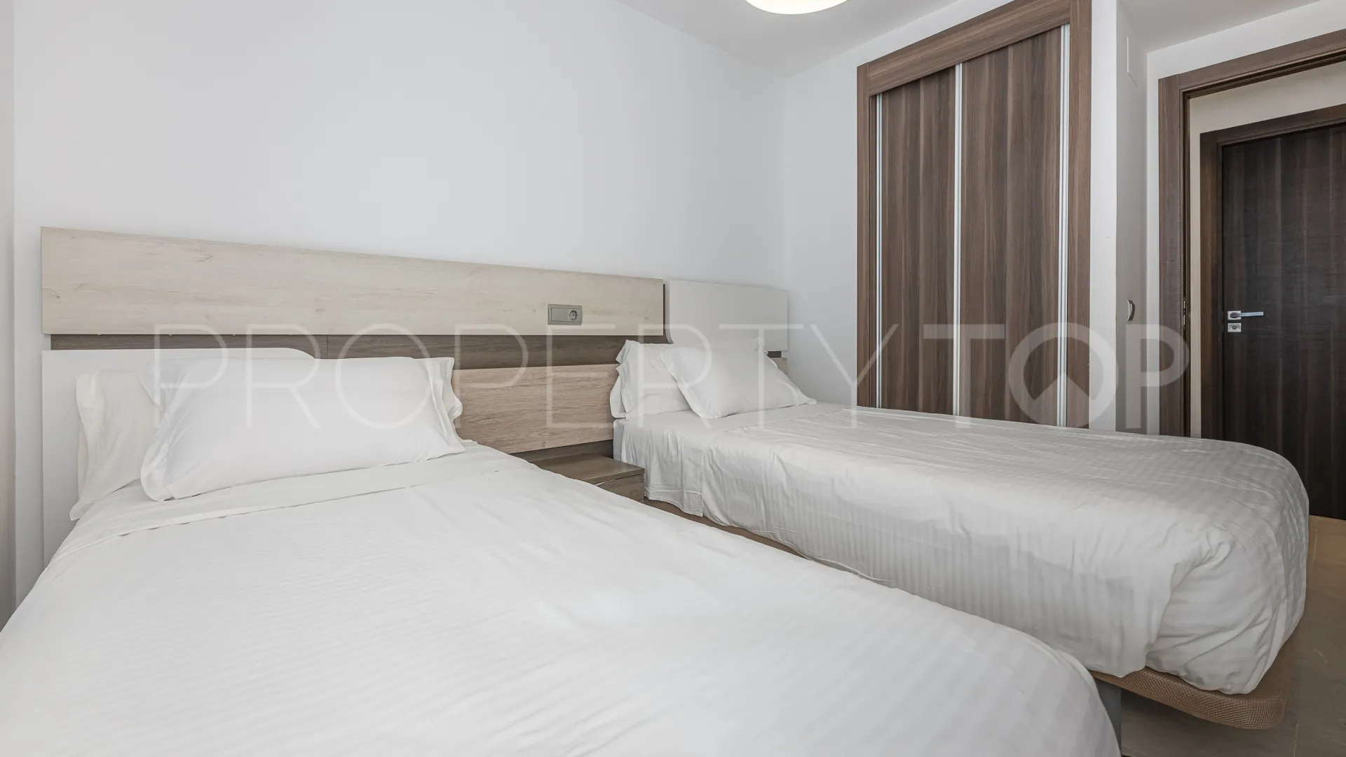 Comprar apartamento en San Pedro Playa de 3 dormitorios
