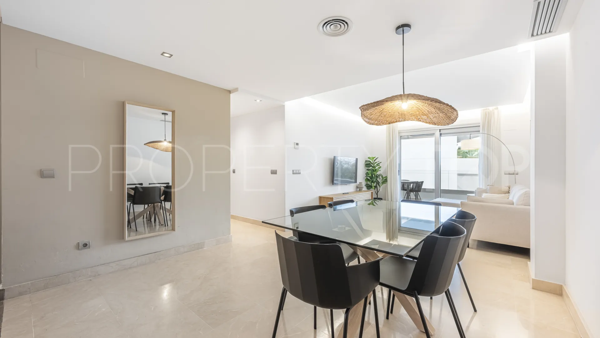Comprar apartamento en San Pedro Playa de 3 dormitorios