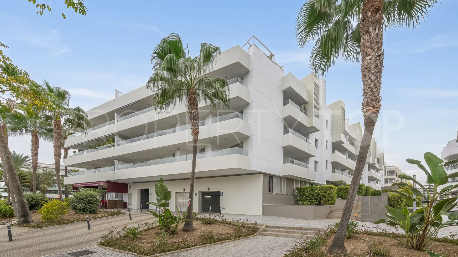 Comprar apartamento en San Pedro Playa de 3 dormitorios