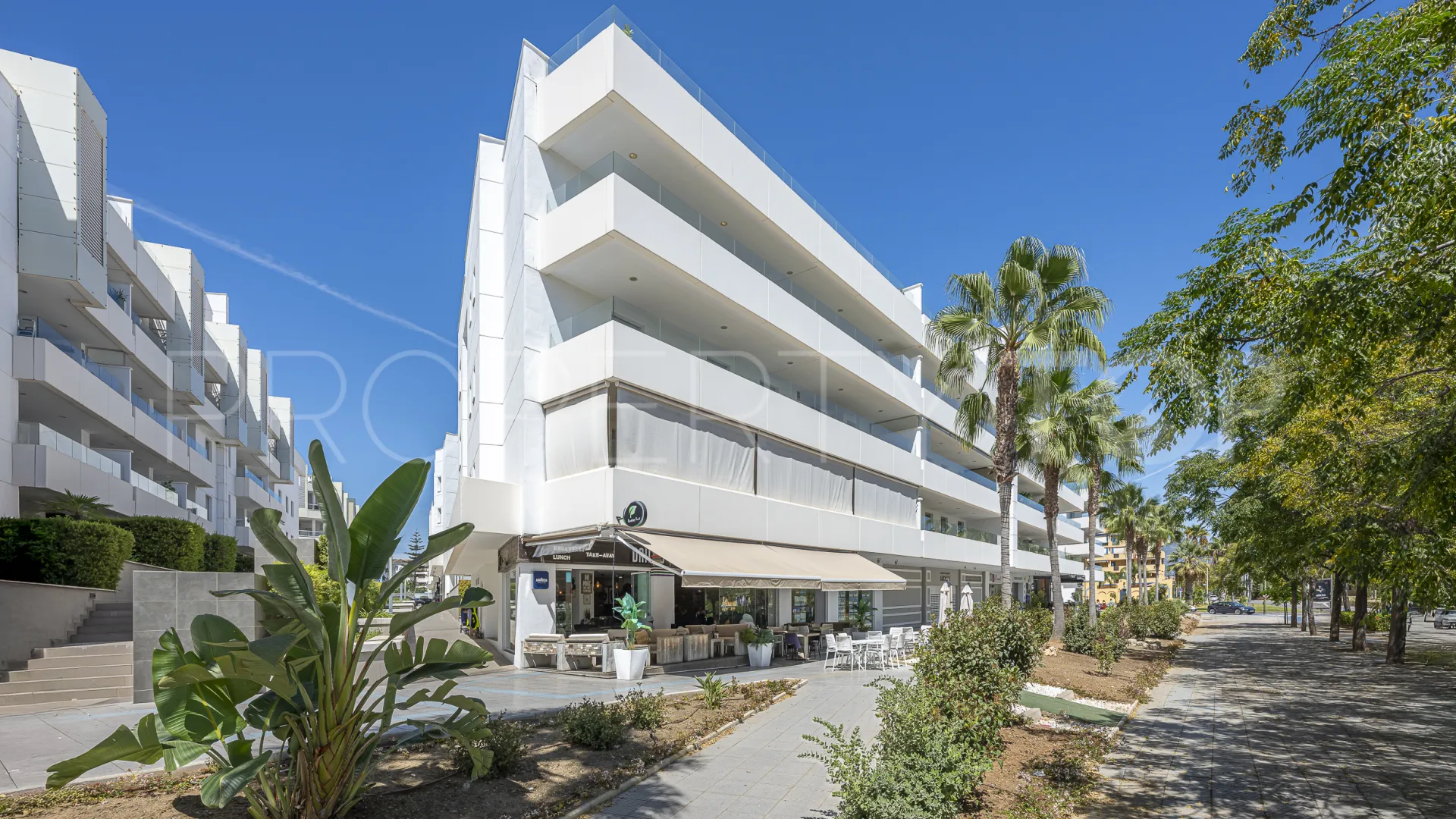 Comprar apartamento en San Pedro Playa de 3 dormitorios