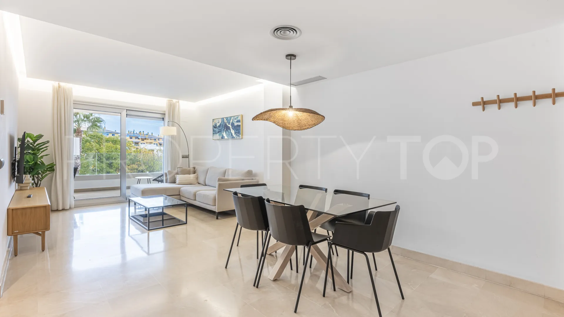 Comprar apartamento en San Pedro Playa de 3 dormitorios