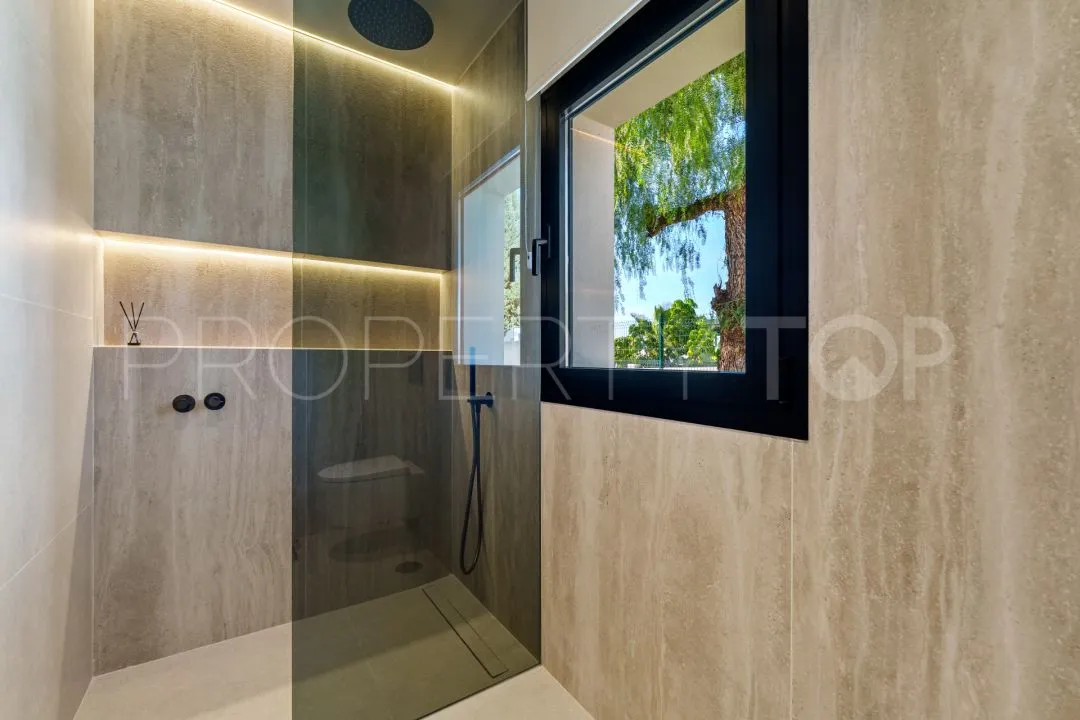 Villa a la venta en Marbella Este