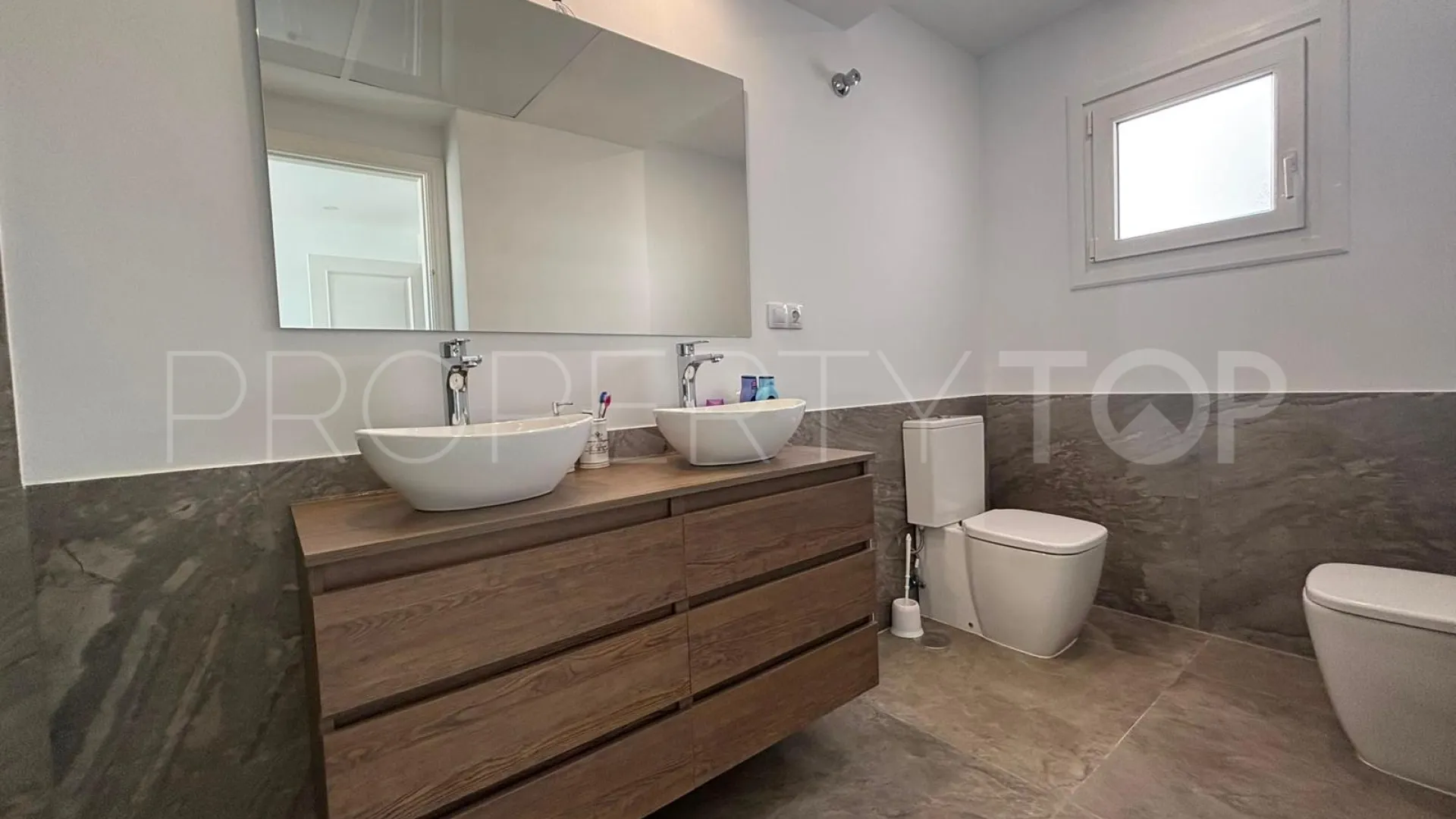 Town house for sale in Santa Clara with 4 bedrooms