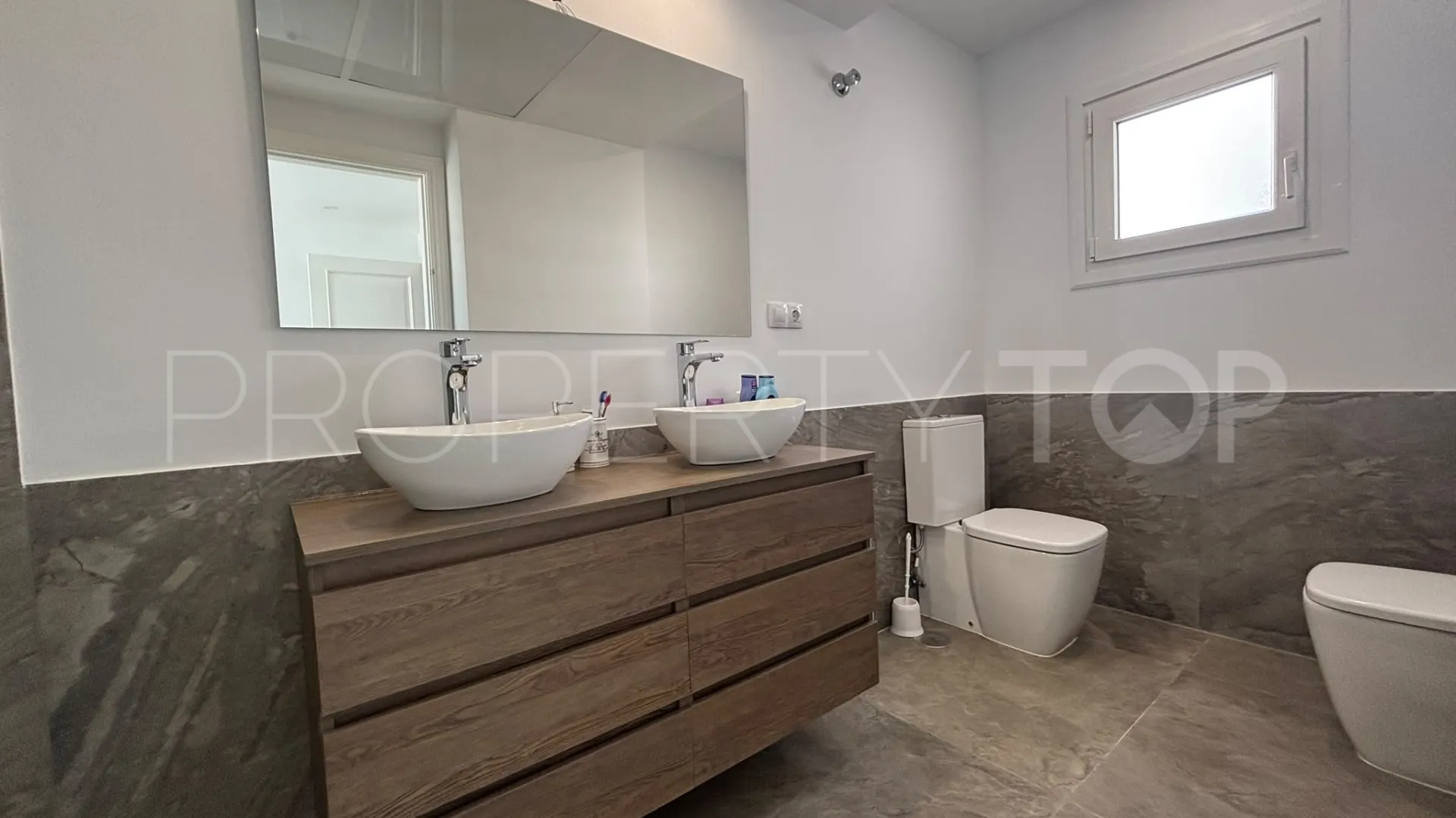 Town house for sale in Santa Clara with 4 bedrooms