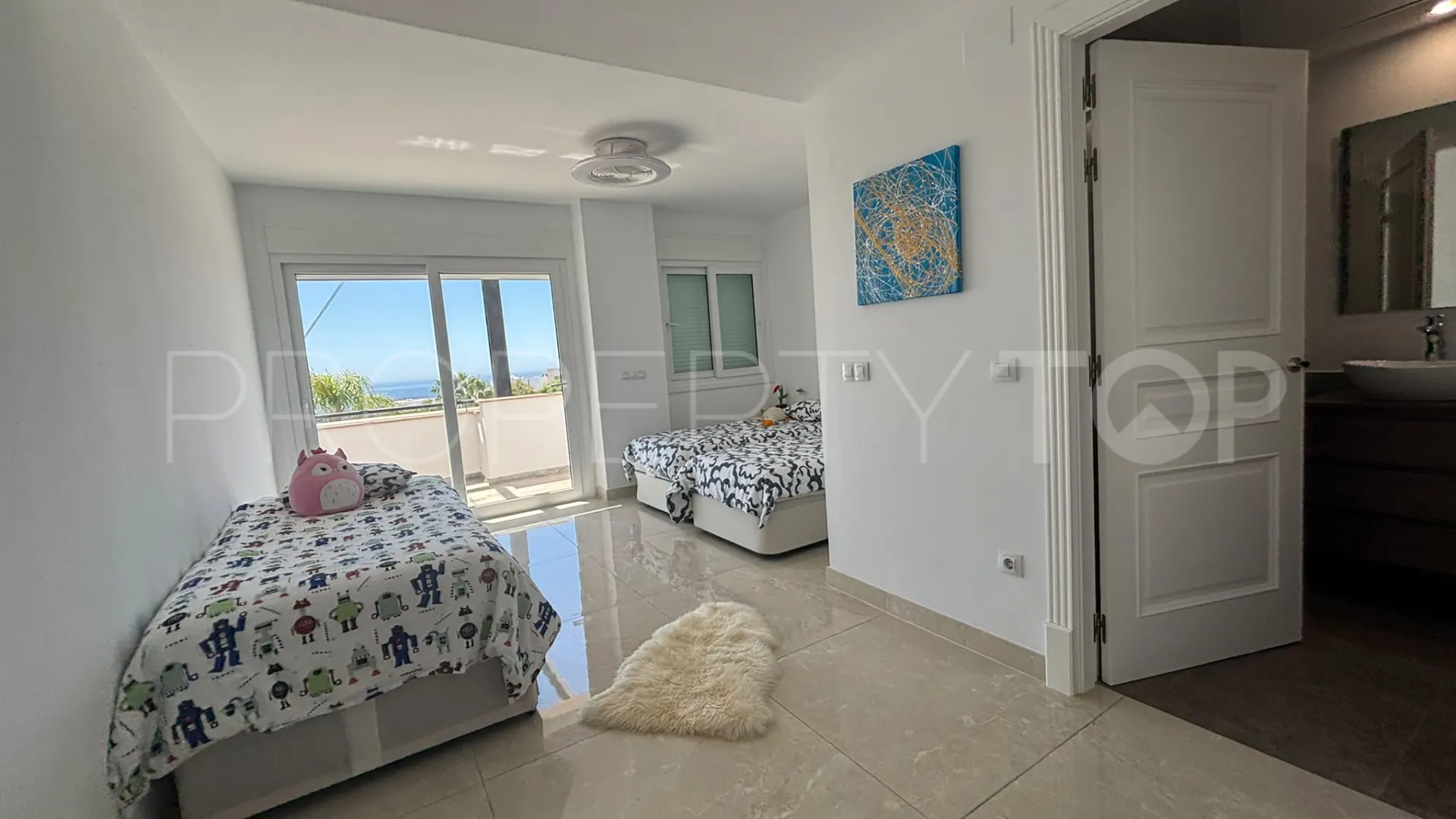 Town house for sale in Santa Clara with 4 bedrooms