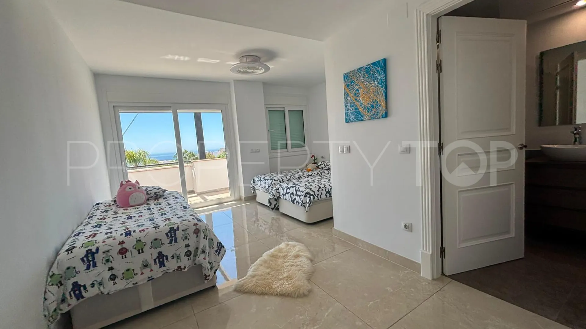 Town house for sale in Santa Clara with 4 bedrooms