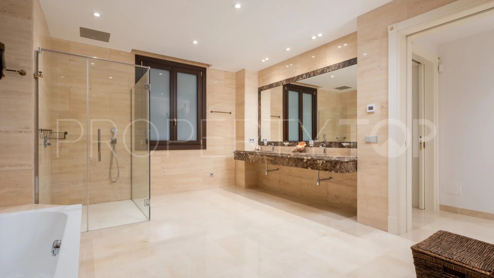 Estepona, villa en venta