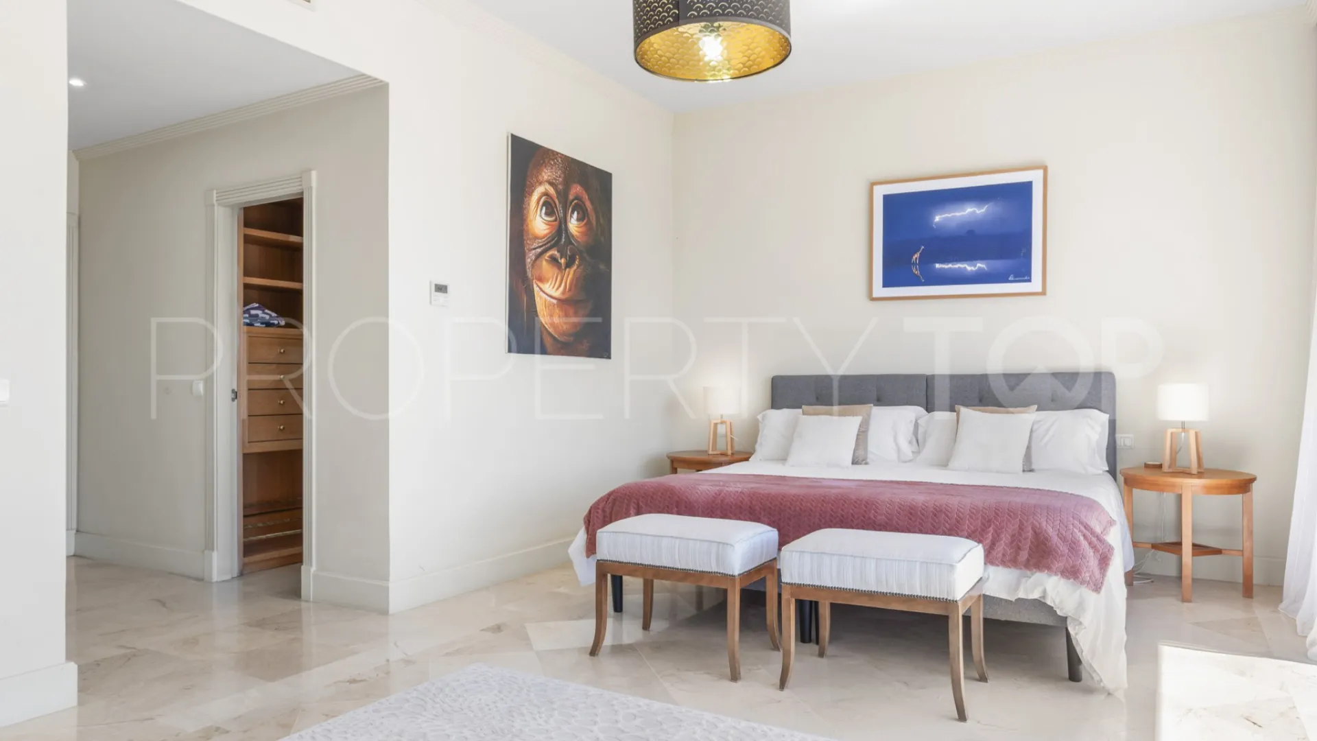 Villa con 4 dormitorios en venta en Manilva