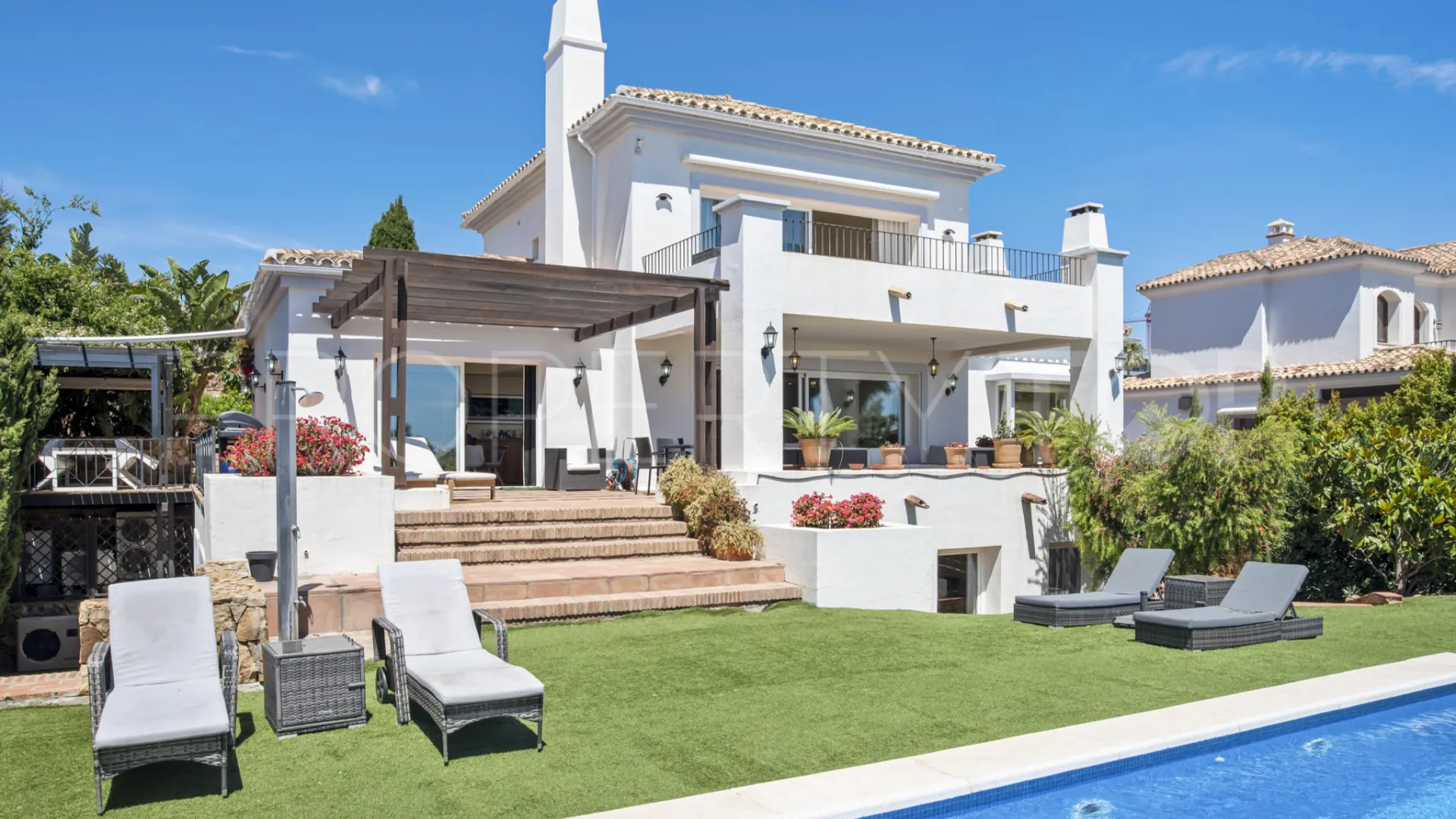 Villa con 4 dormitorios en venta en Manilva