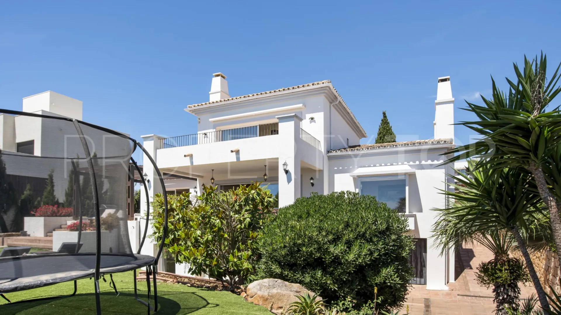 Villa con 4 dormitorios en venta en Manilva