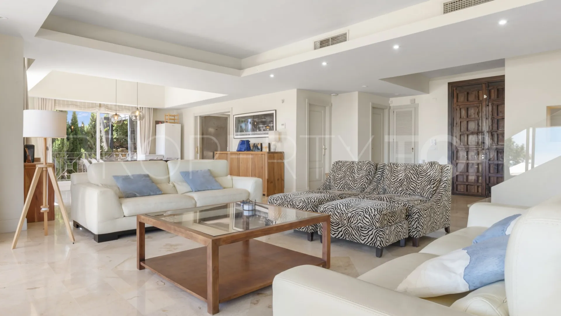 Villa con 4 dormitorios en venta en Manilva