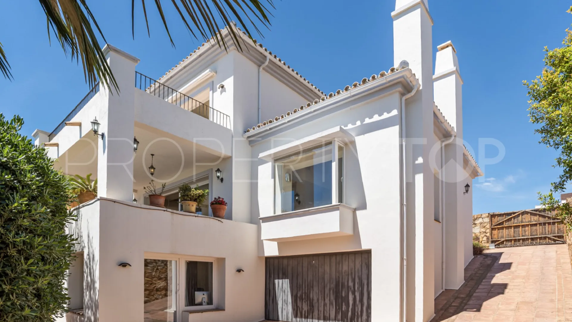 Villa con 4 dormitorios en venta en Manilva