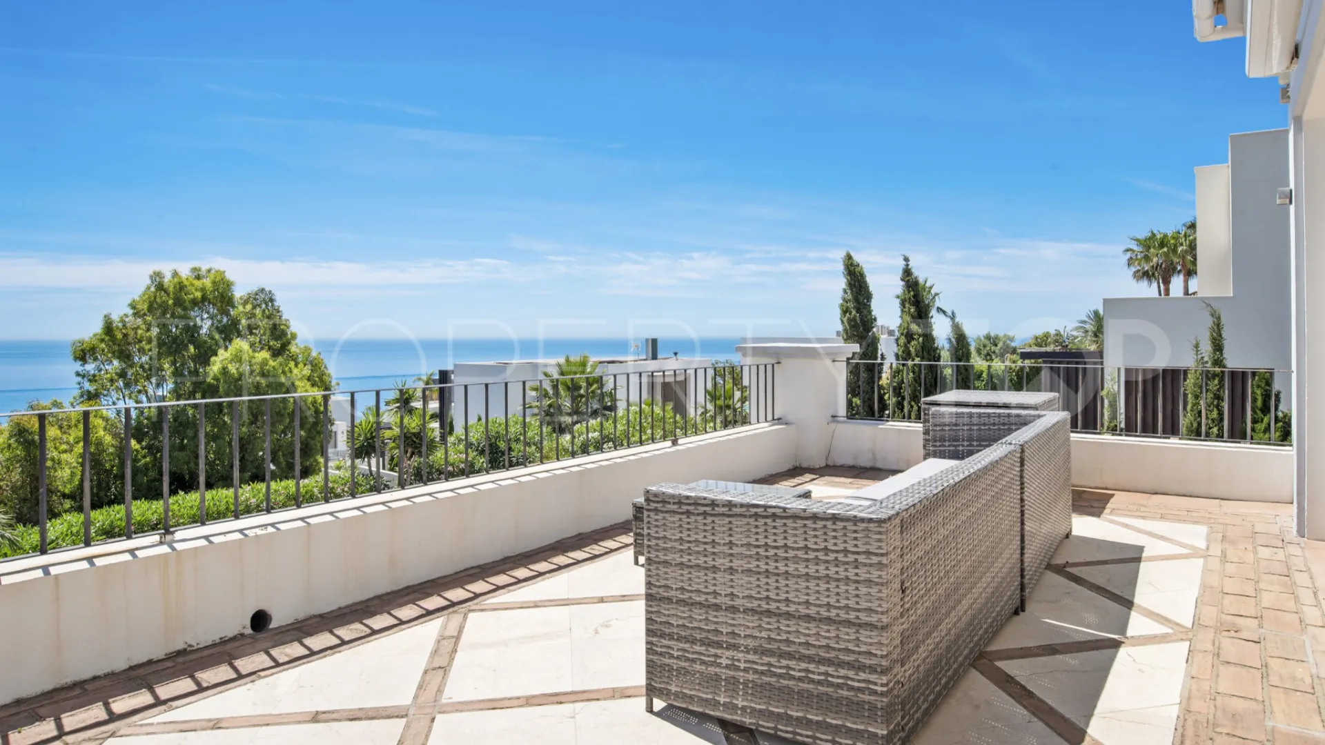 Villa con 4 dormitorios en venta en Manilva