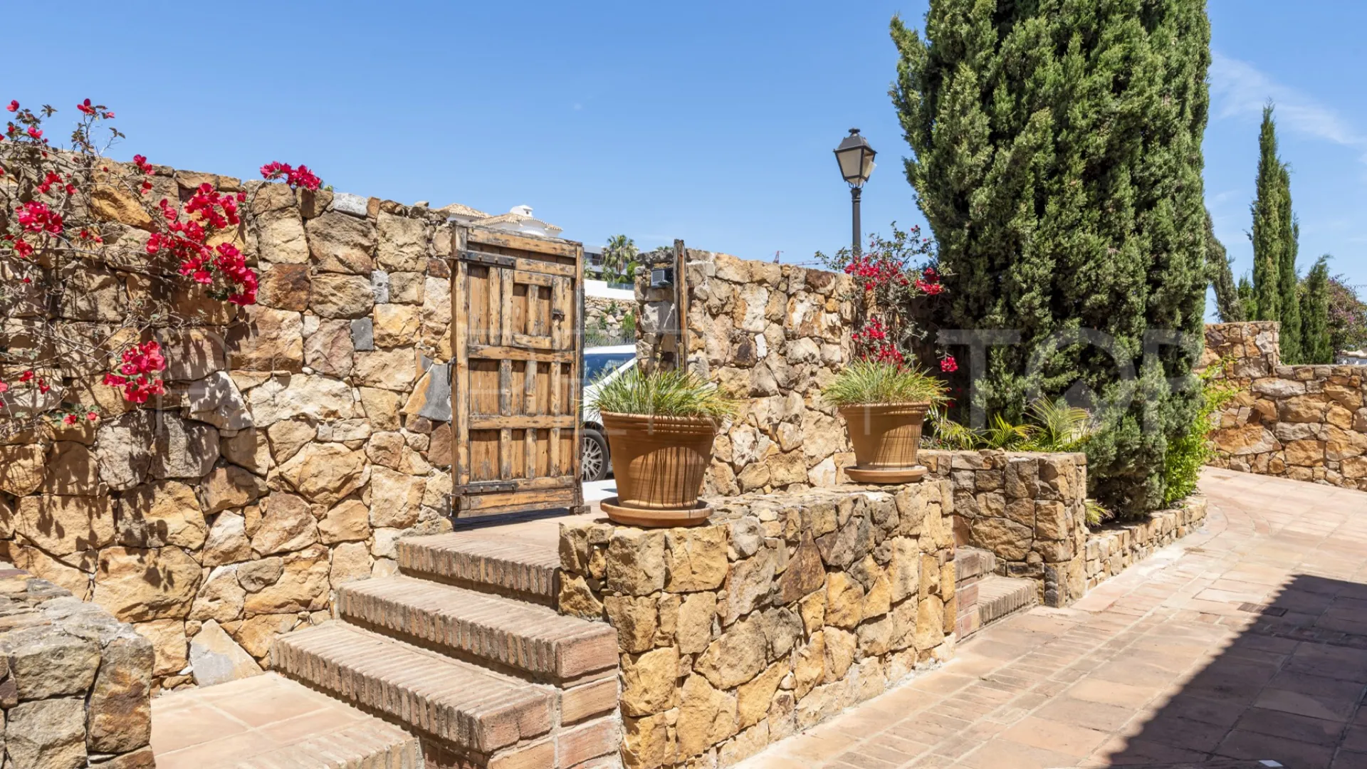 Villa con 4 dormitorios en venta en Manilva