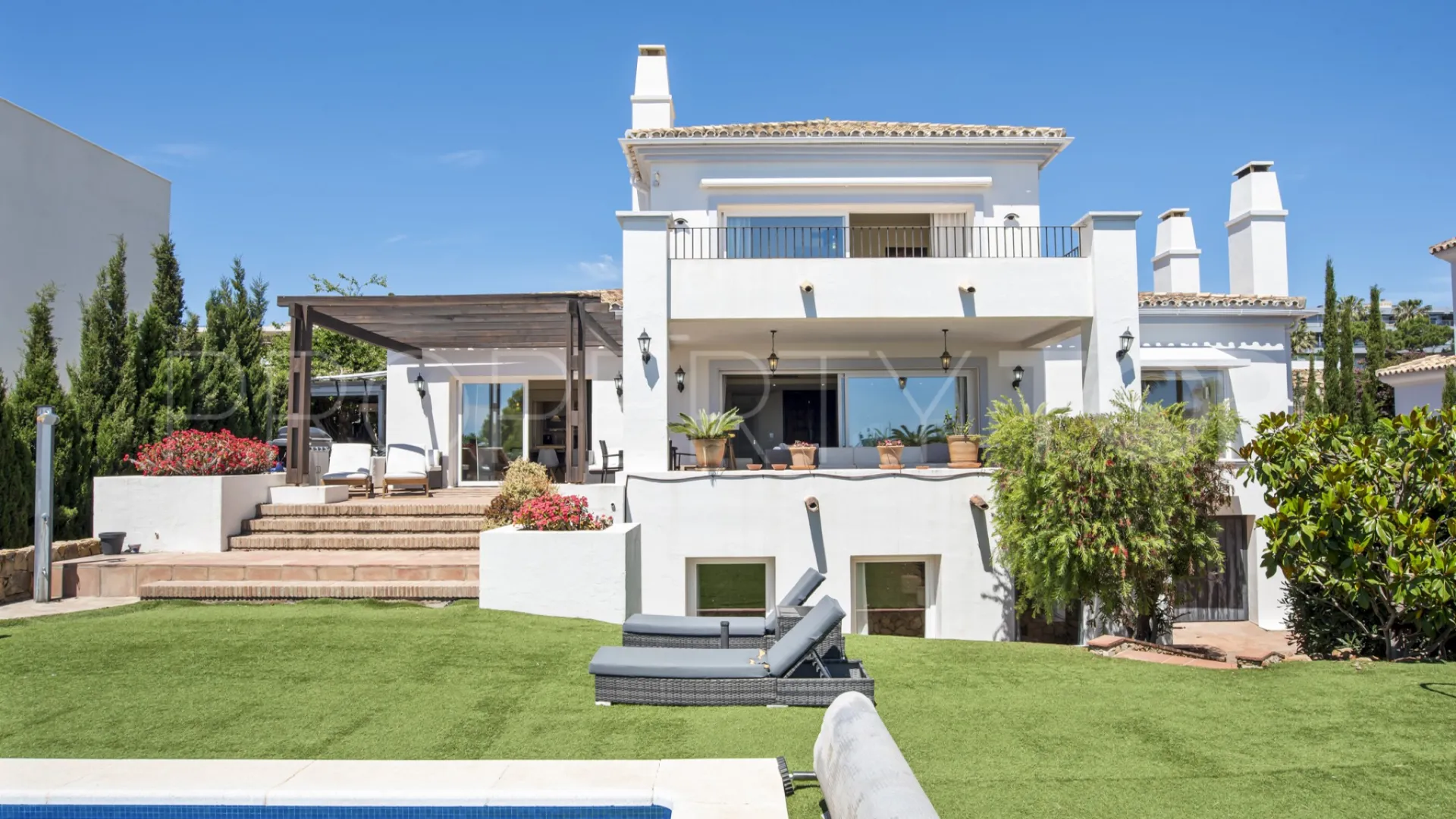 Villa con 4 dormitorios en venta en Manilva