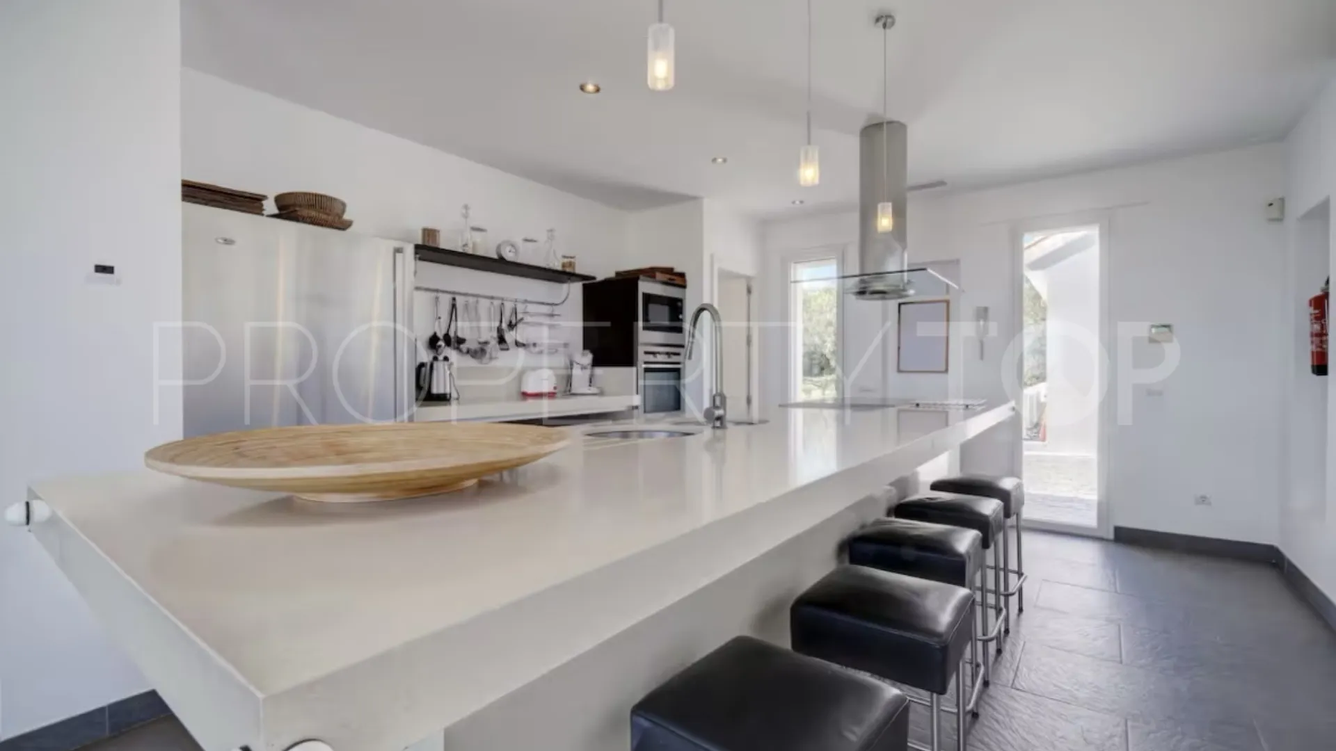 Comprar villa en Manilva