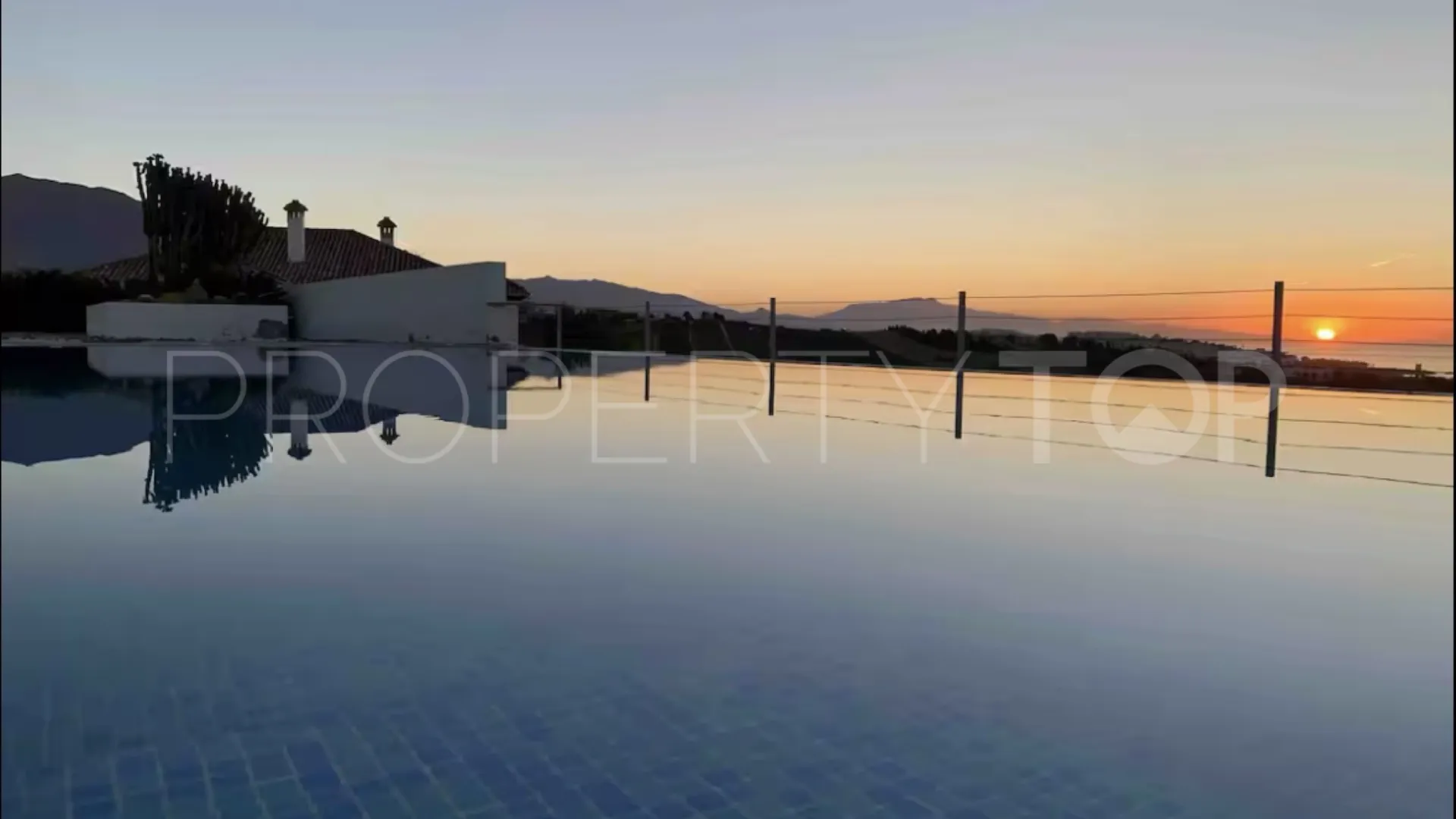 Comprar villa en Manilva