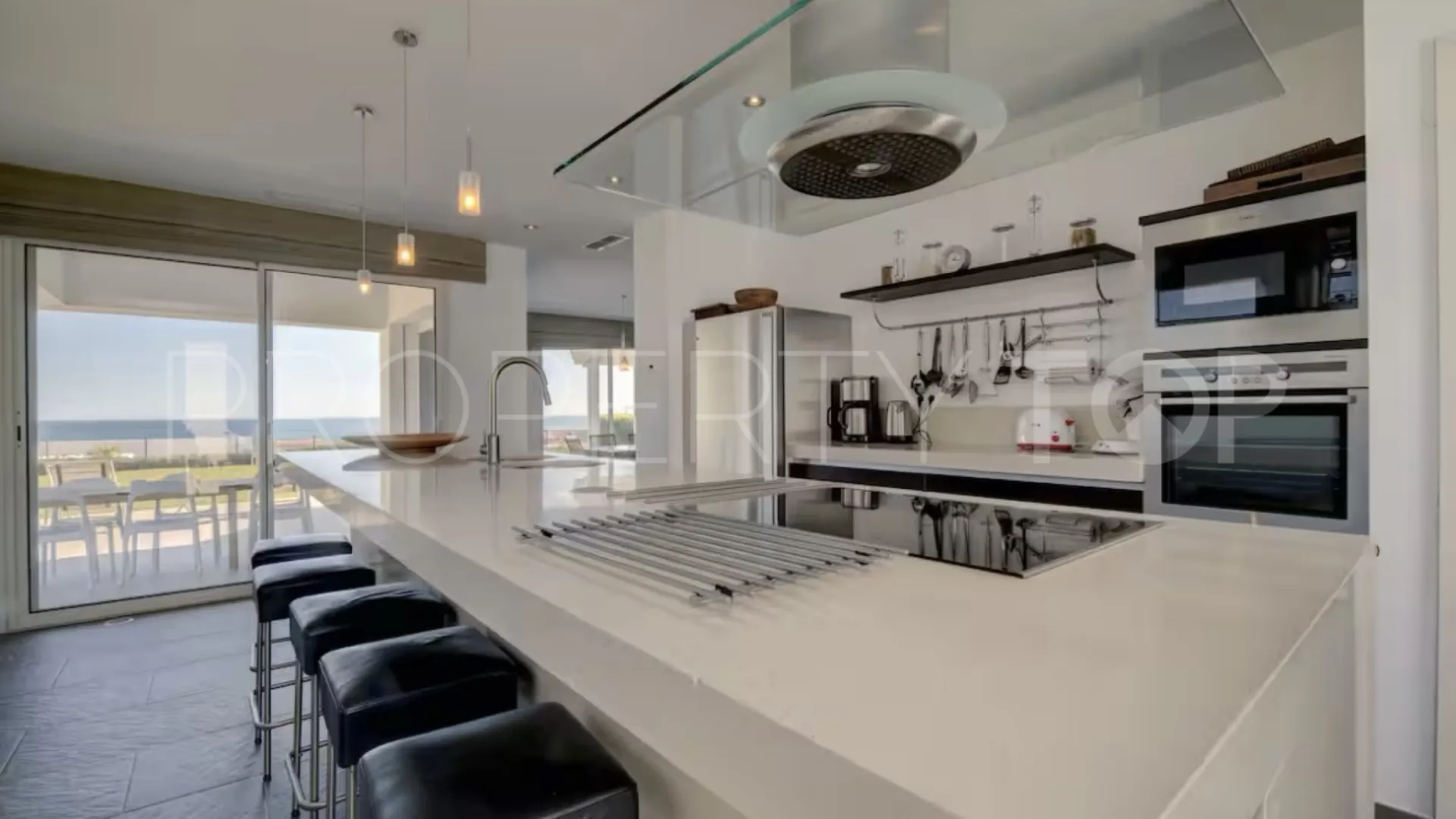 Comprar villa en Manilva