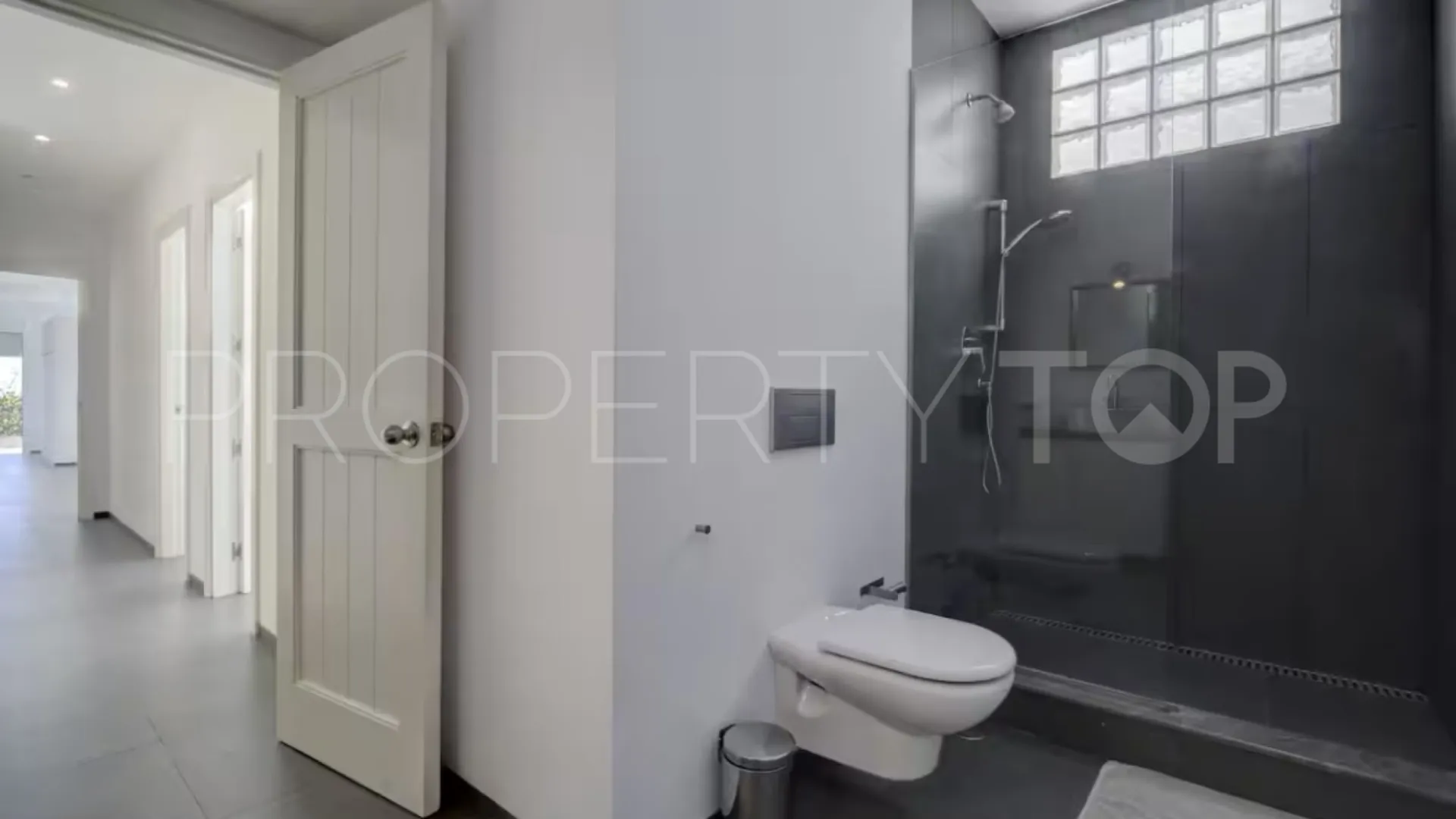 Comprar villa en Manilva