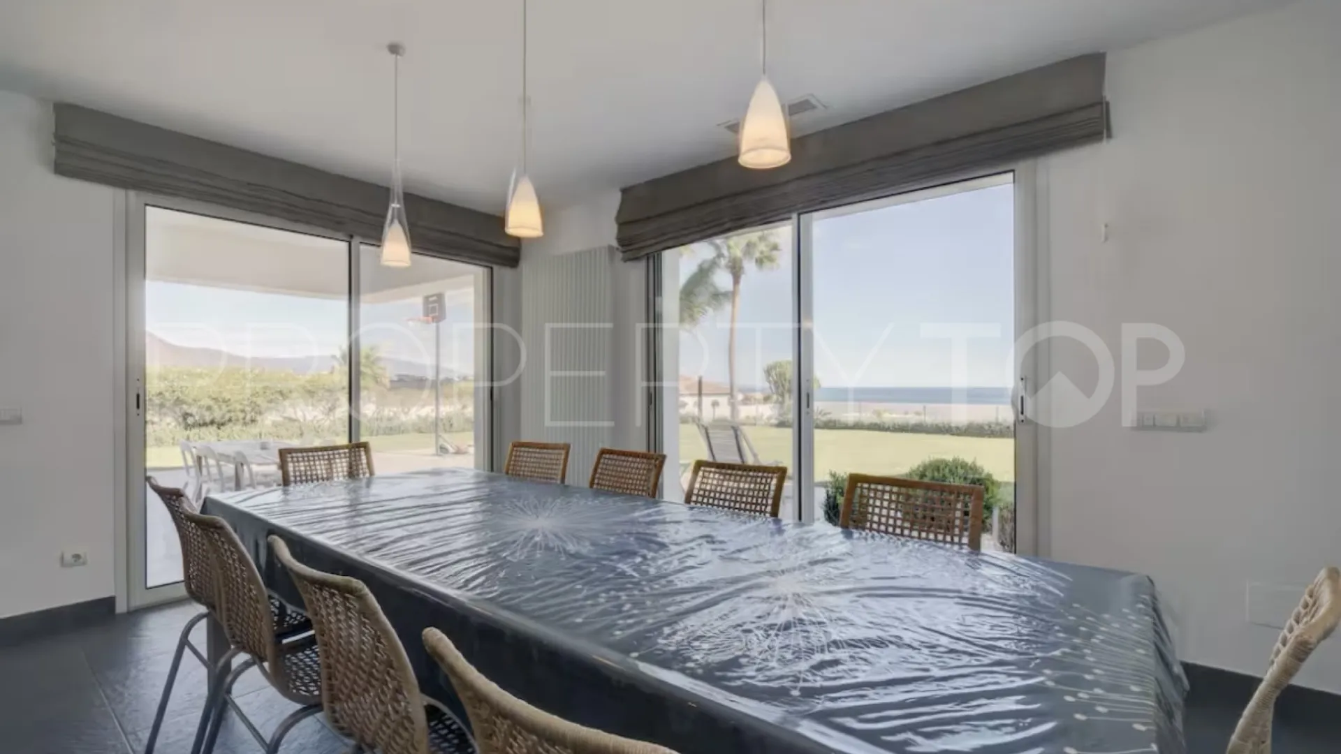 Comprar villa en Manilva