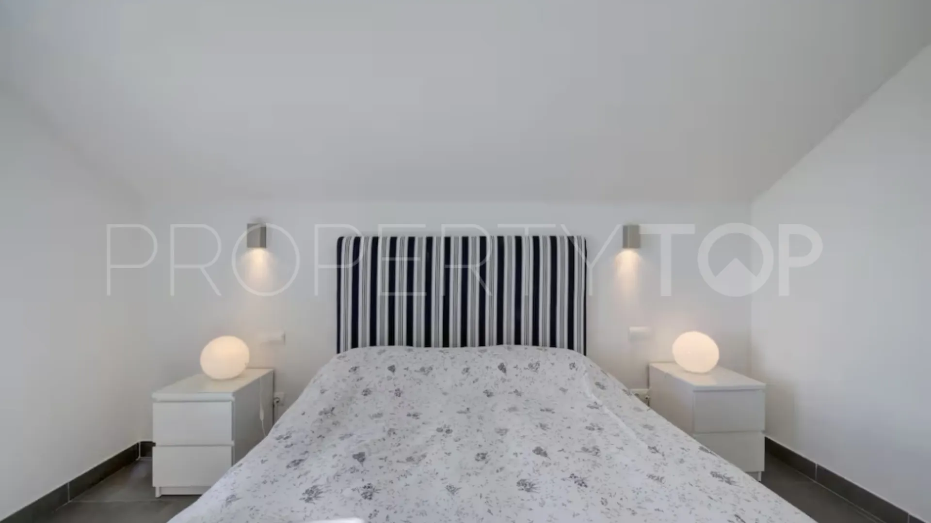 Comprar villa en Manilva
