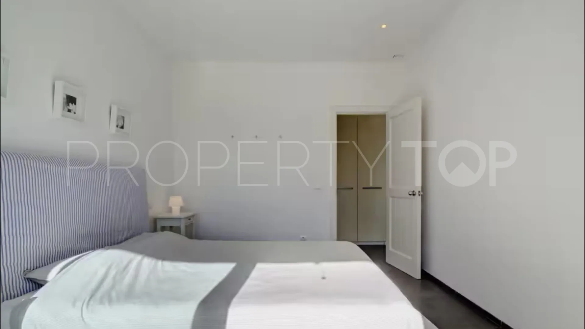 Comprar villa en Manilva