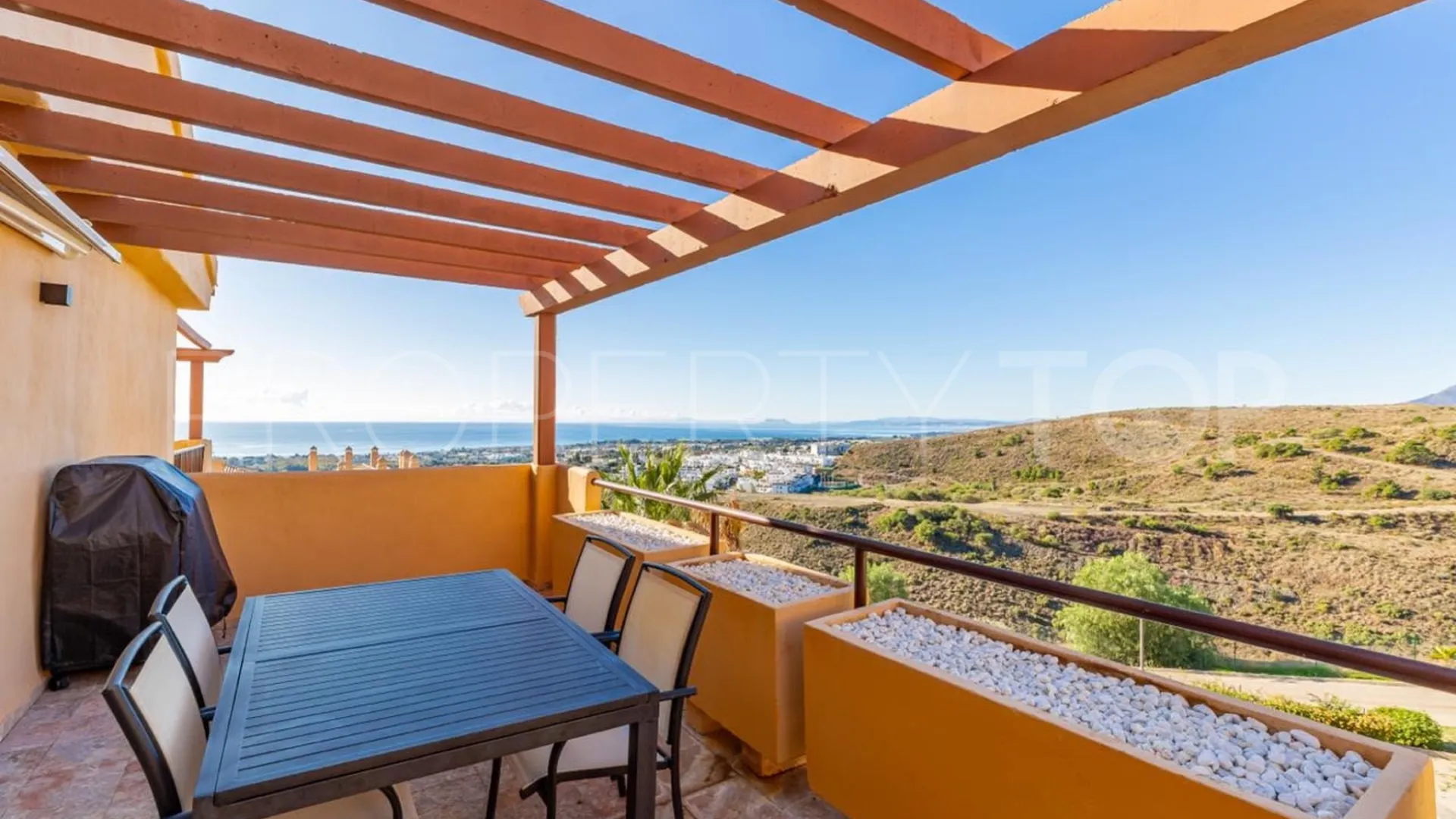 Benahavis, Ático de 2 dormitorios a la venta