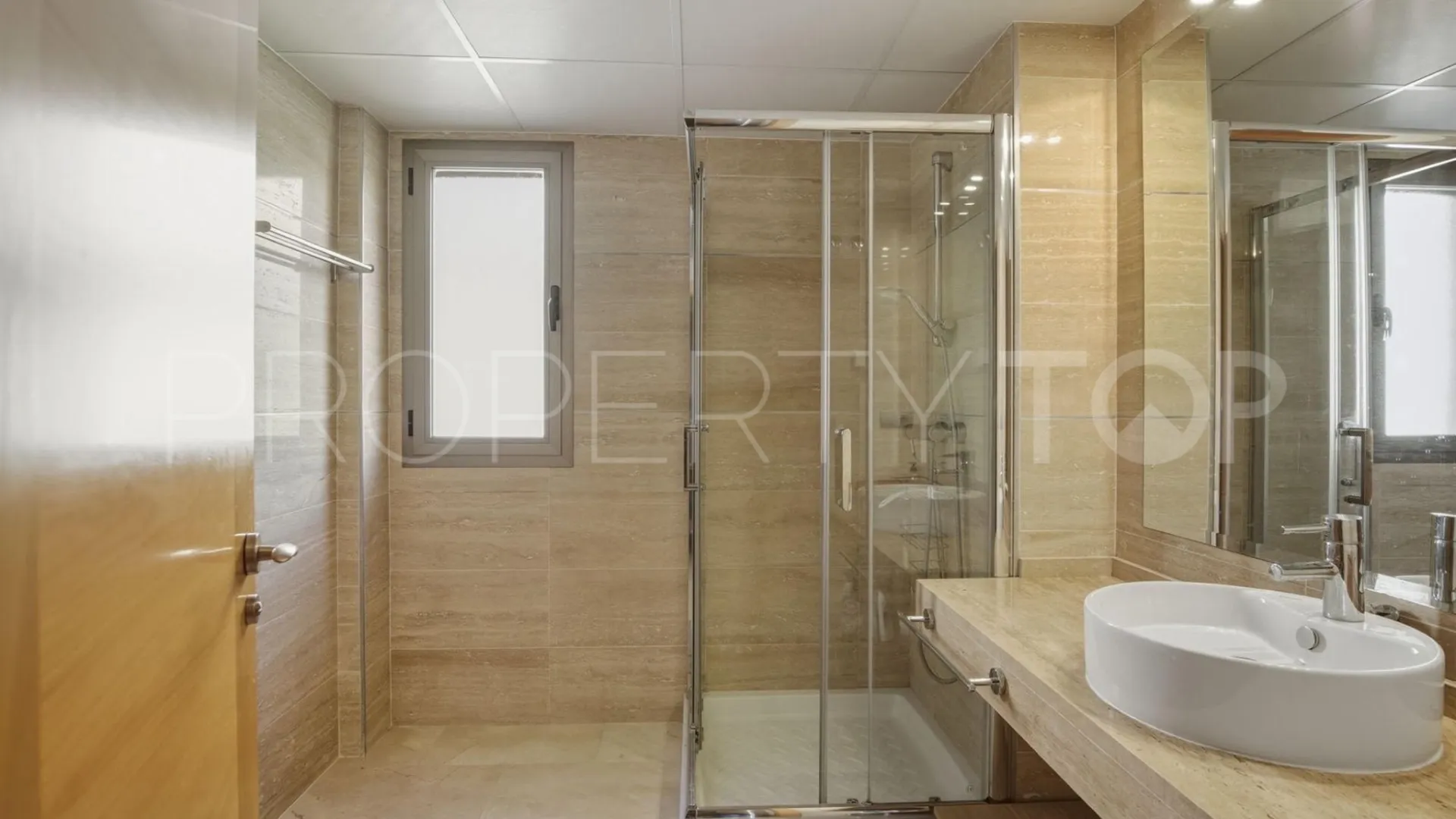 Benahavis, Ático de 2 dormitorios a la venta