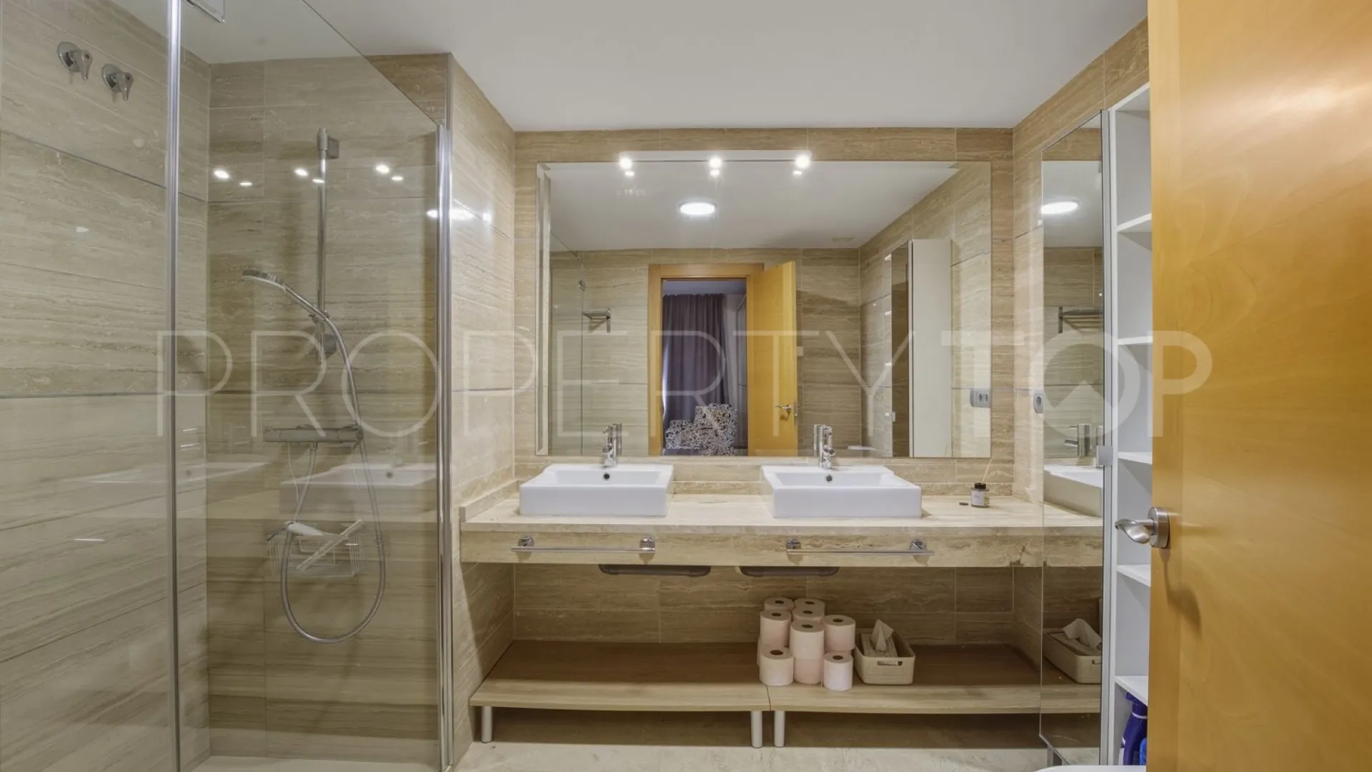 Benahavis, Ático de 2 dormitorios a la venta
