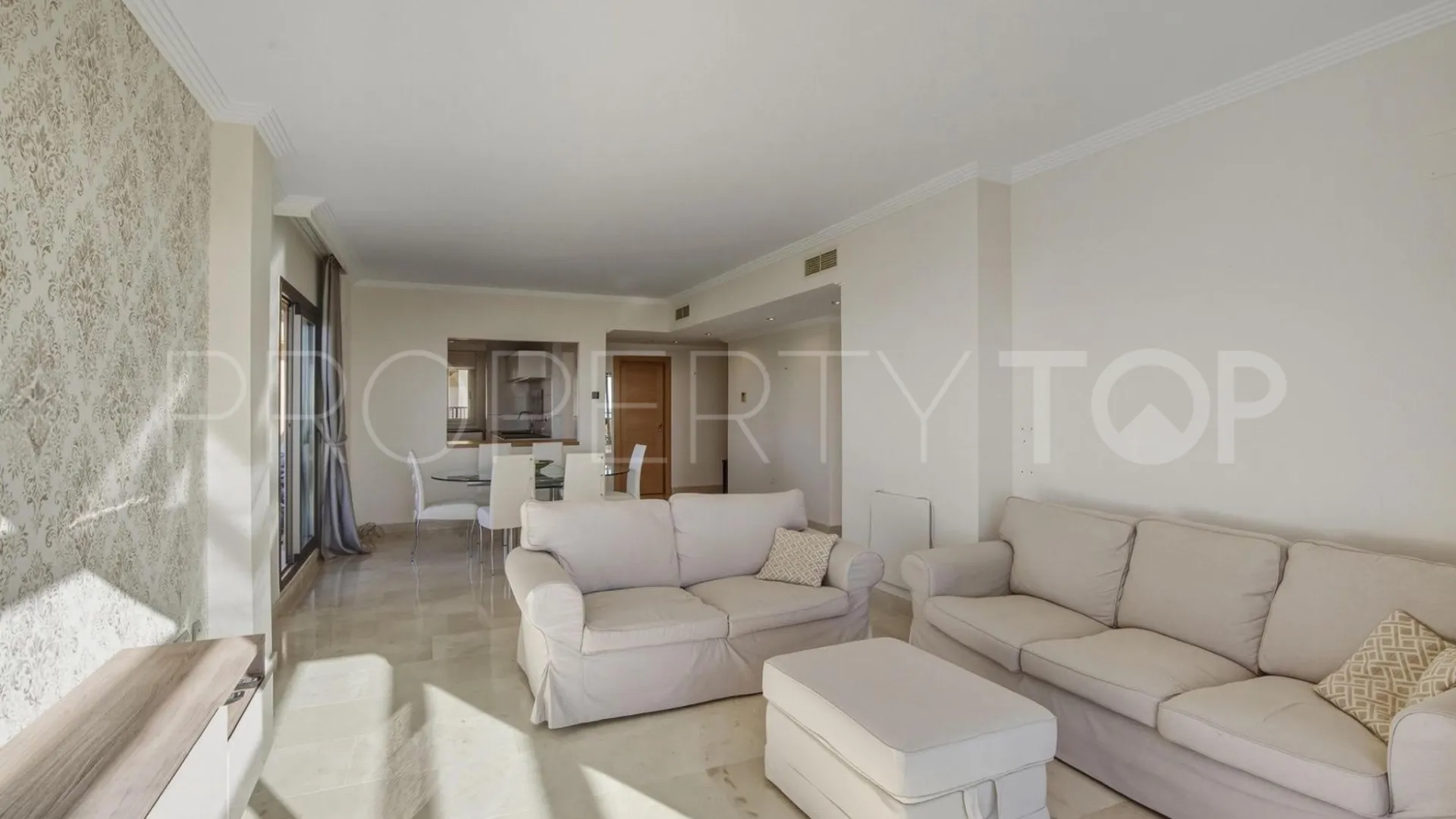 Benahavis, Ático de 2 dormitorios a la venta