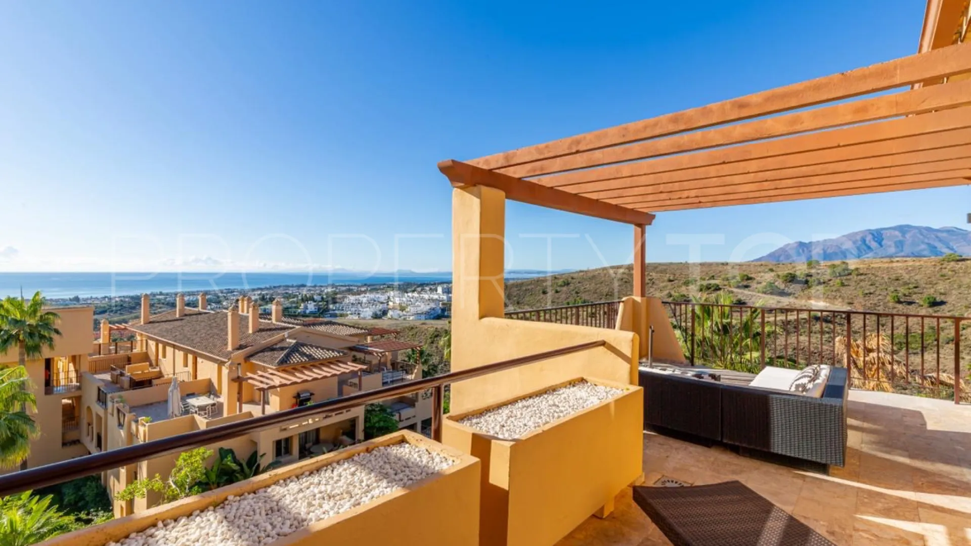 Benahavis, Ático de 2 dormitorios a la venta