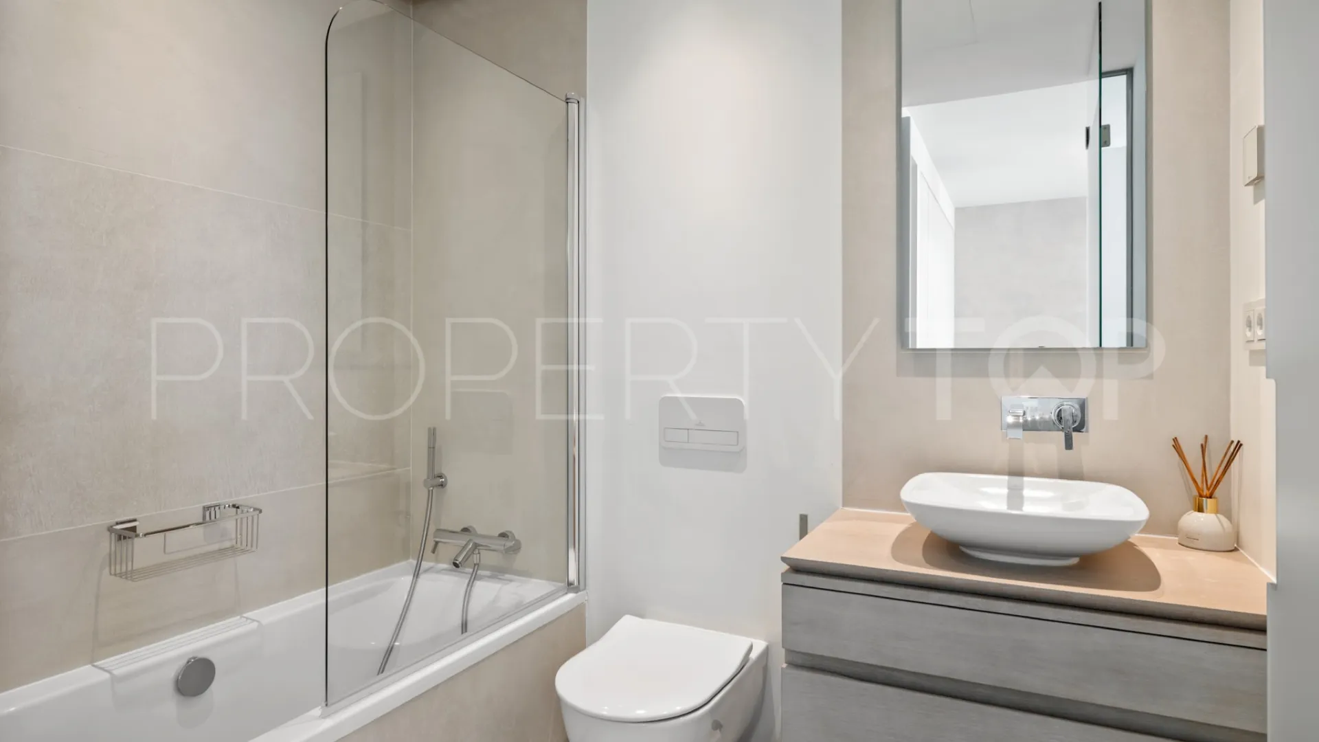 For sale apartment with 7 bedrooms in 9 Lions Residences