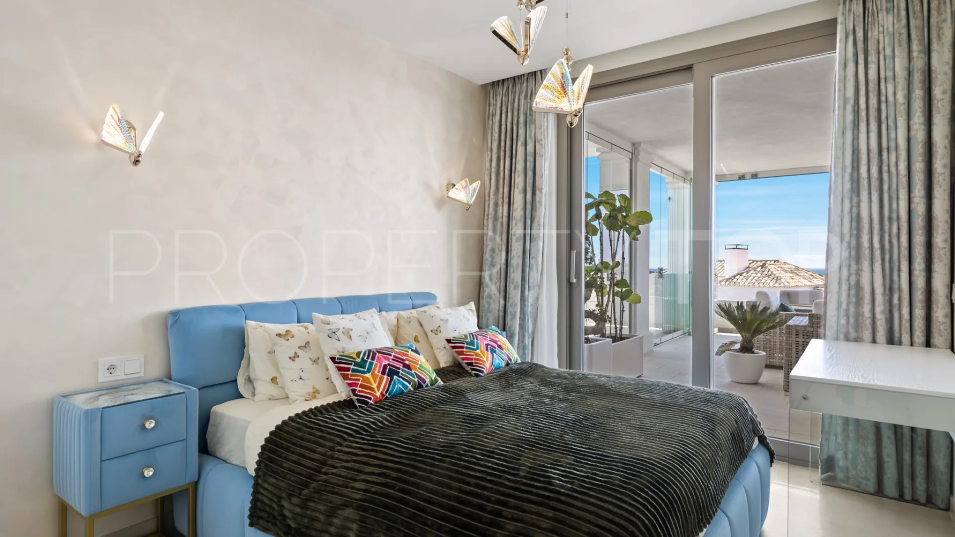 For sale apartment with 7 bedrooms in 9 Lions Residences